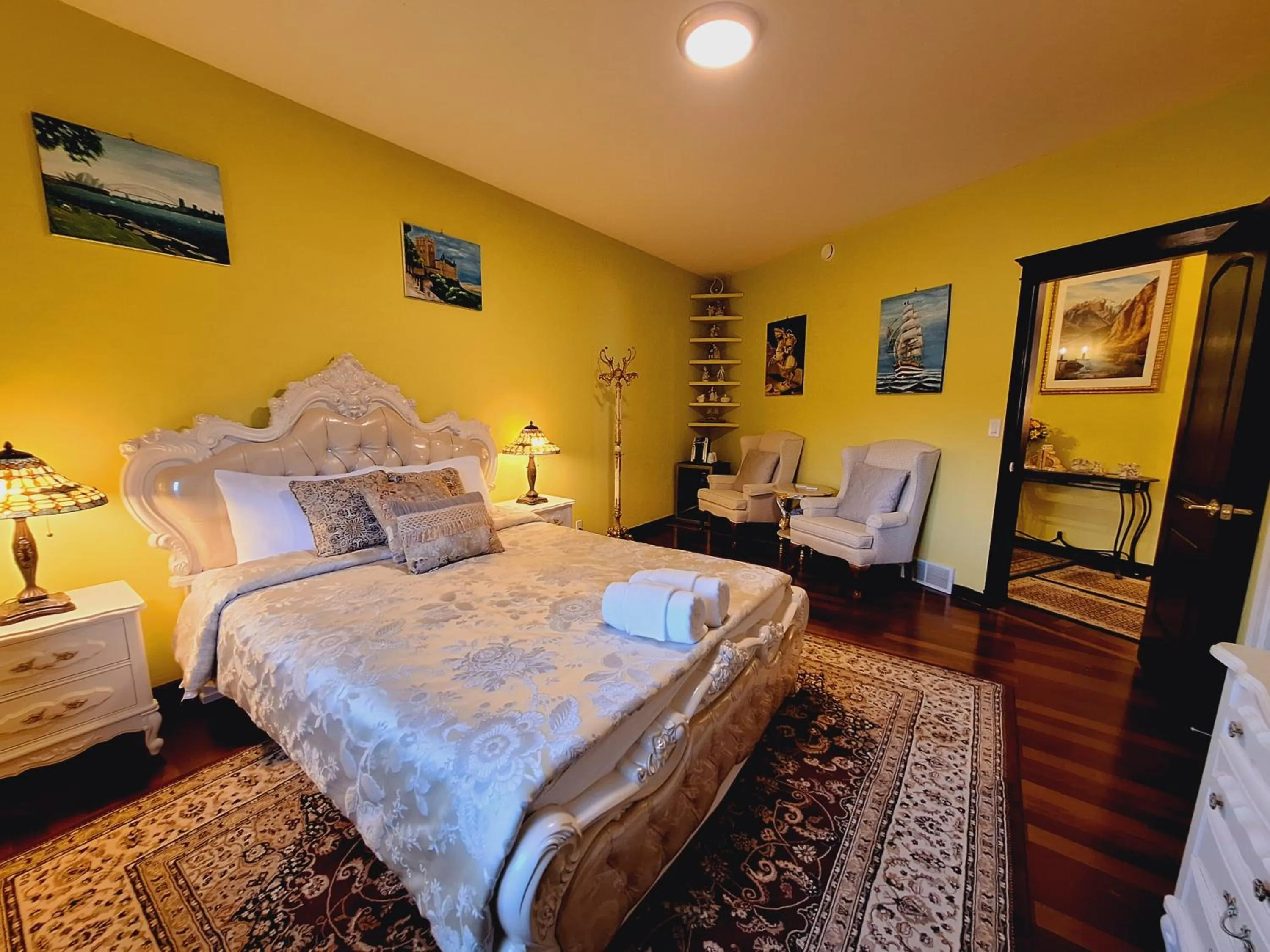 Bed in Villa Bellissimo FranTalia - Néo-Classical Résidence & Galleriséum