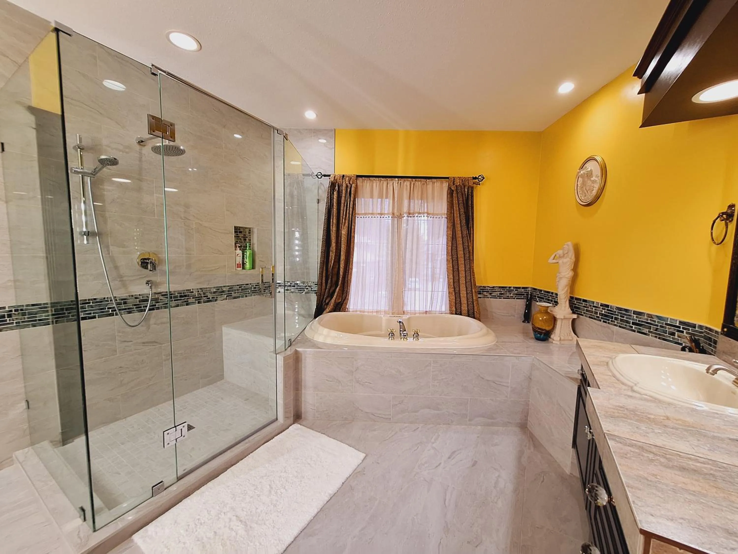 Shower in Villa Bellissimo FranTalia - Néo-Classical Résidence & Galleriséum