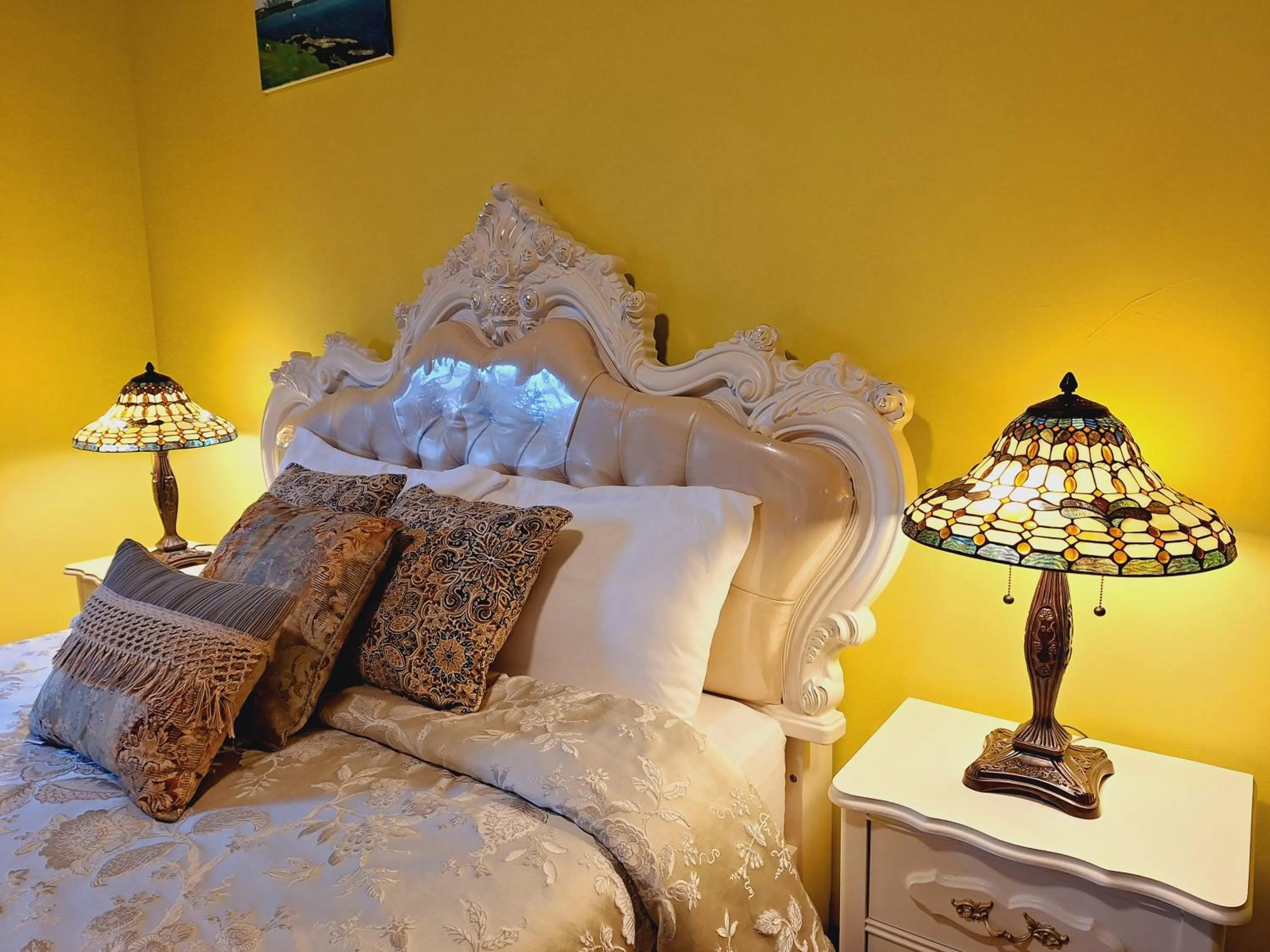 Bed in Villa Bellissimo FranTalia - Néo-Classical Résidence & Galleriséum