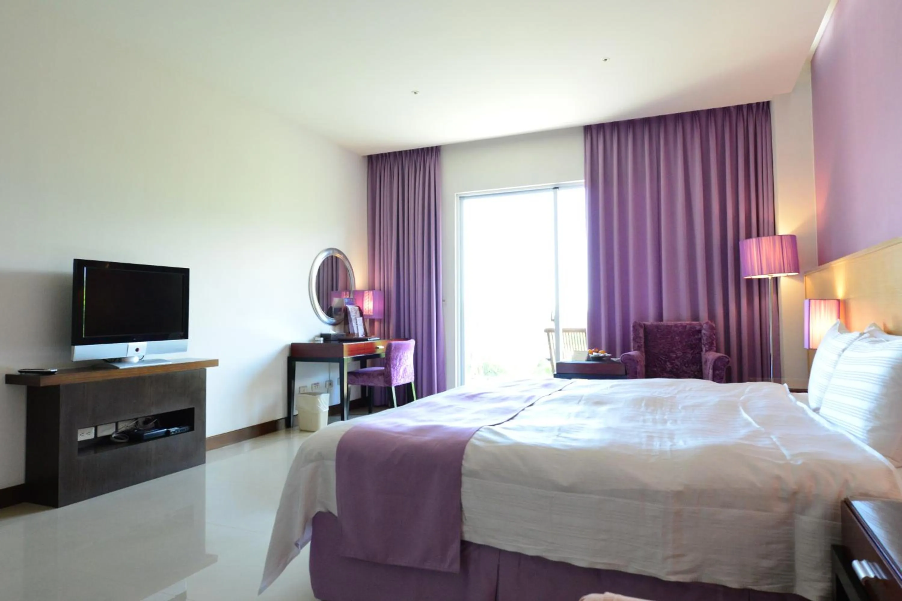 Bedroom, Bed in Papago International Resort