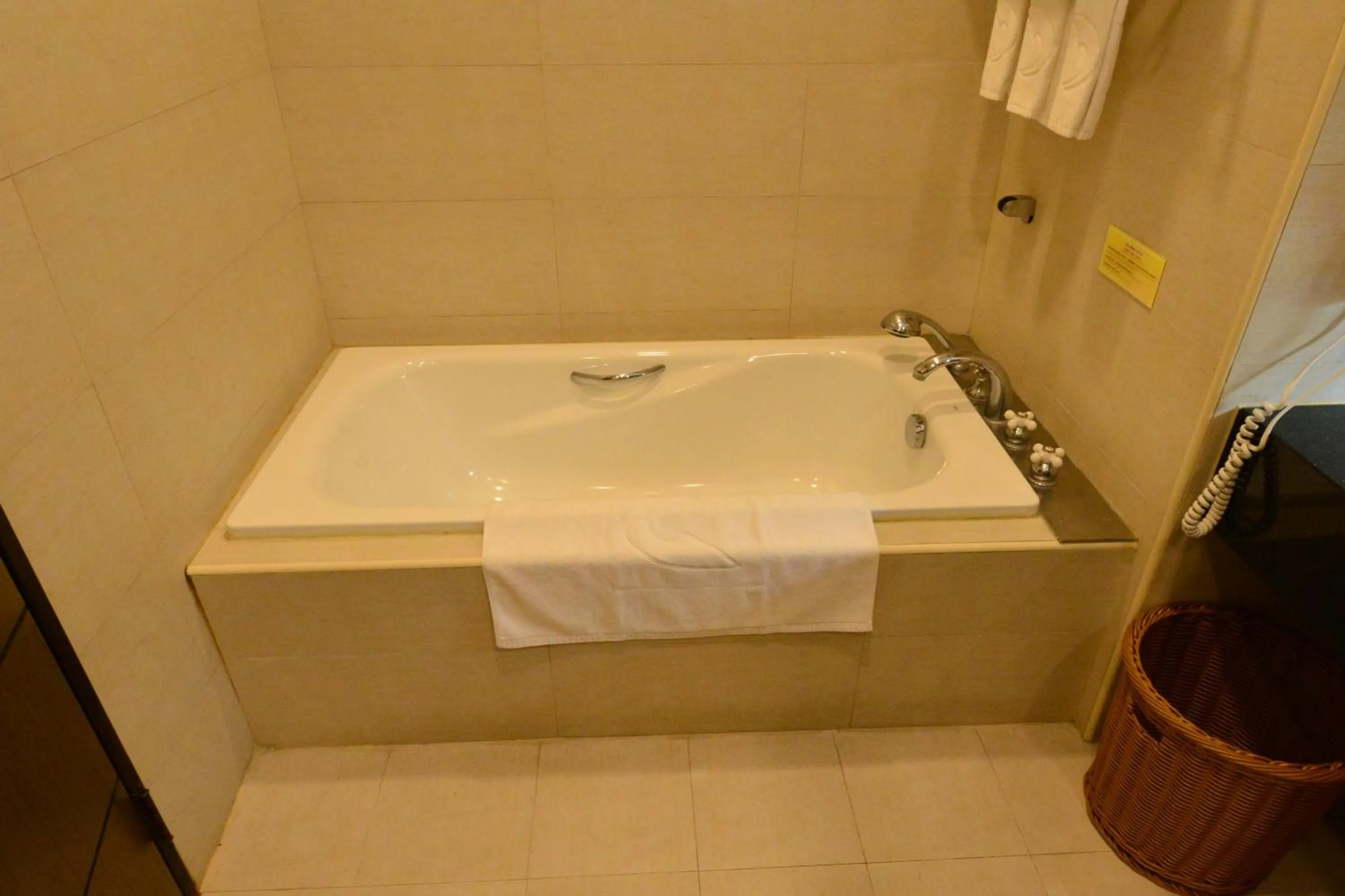 Bath in Papago International Resort