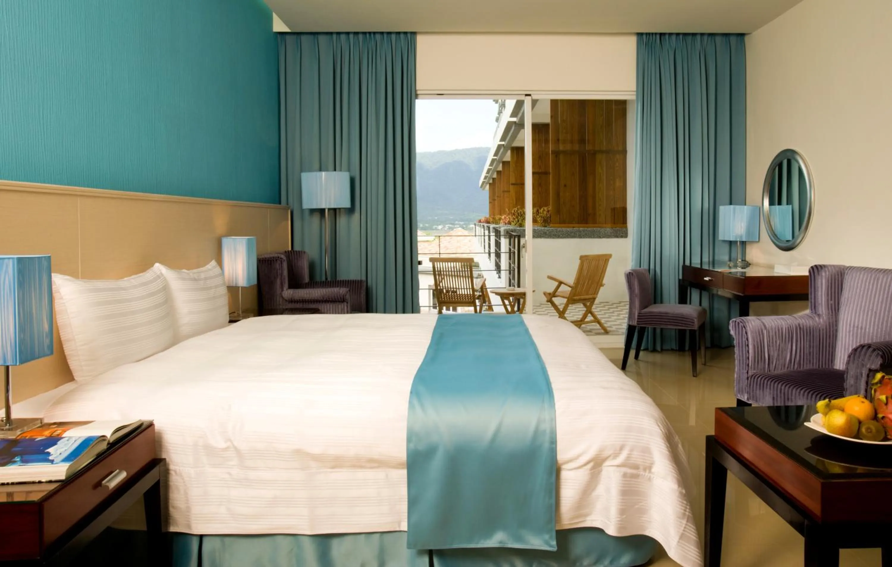 Bedroom, Bed in Papago International Resort