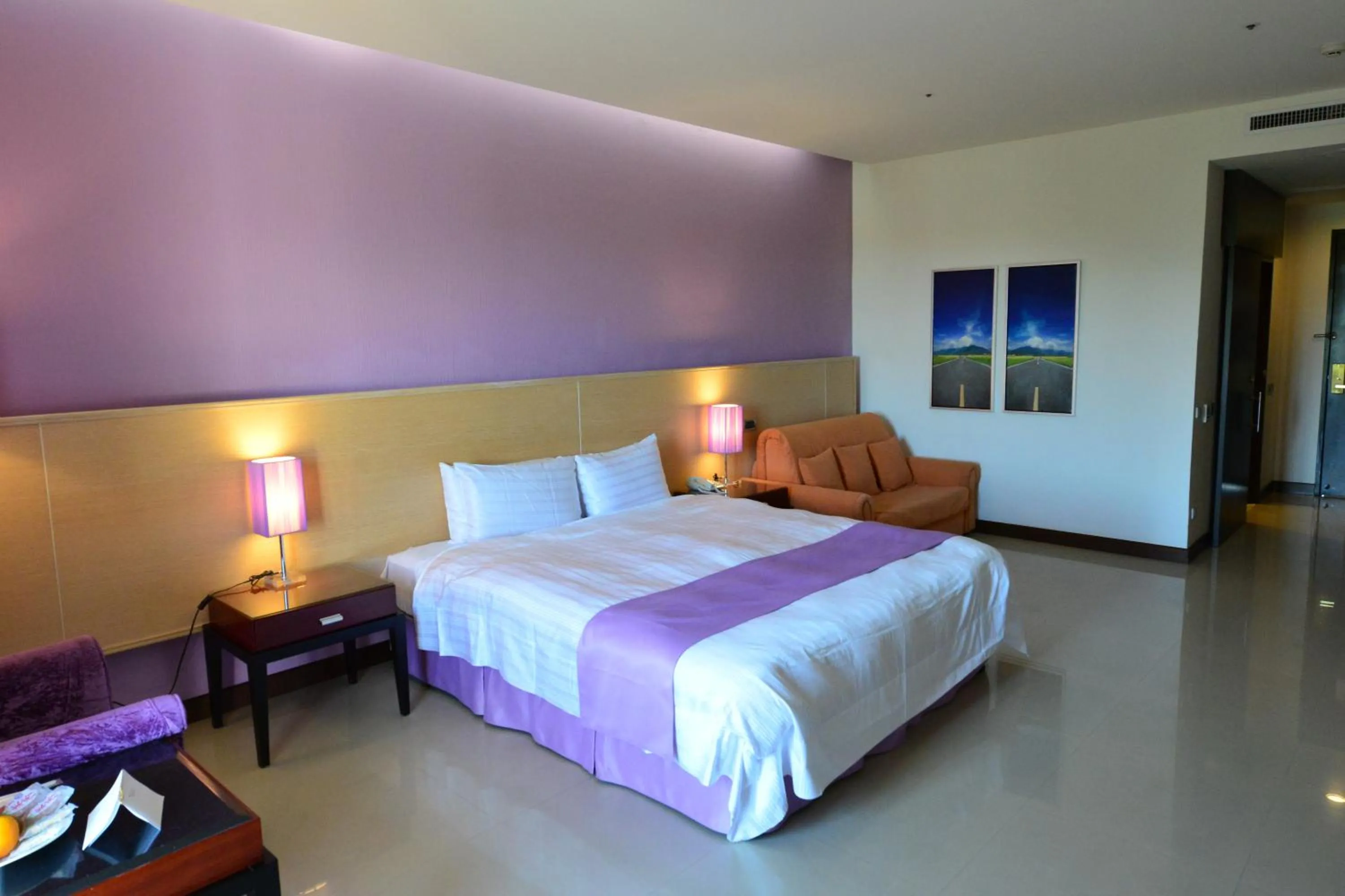 Photo of the whole room, Bed in Papago International Resort