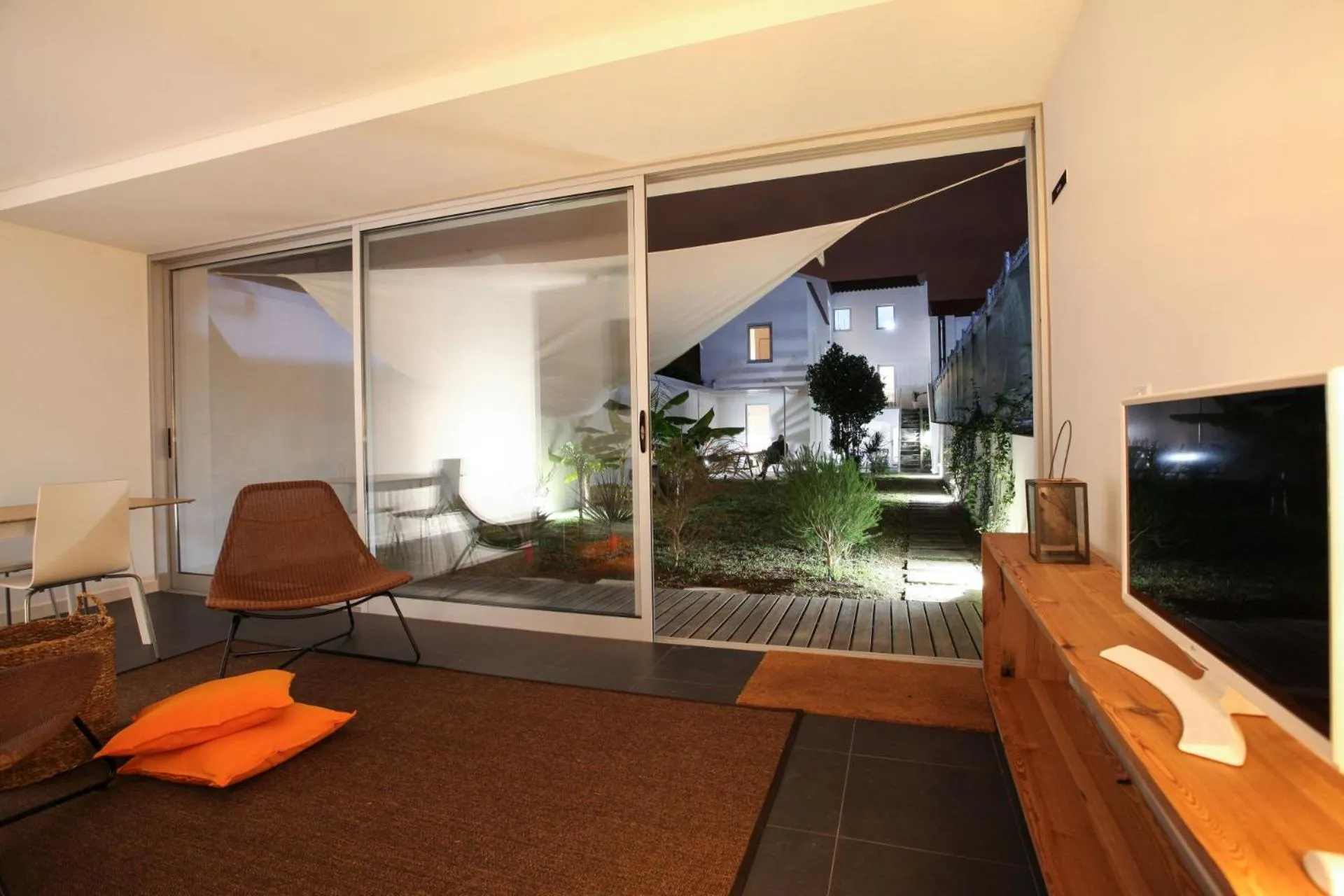 Garden in Place Of Moments Urban-Suites