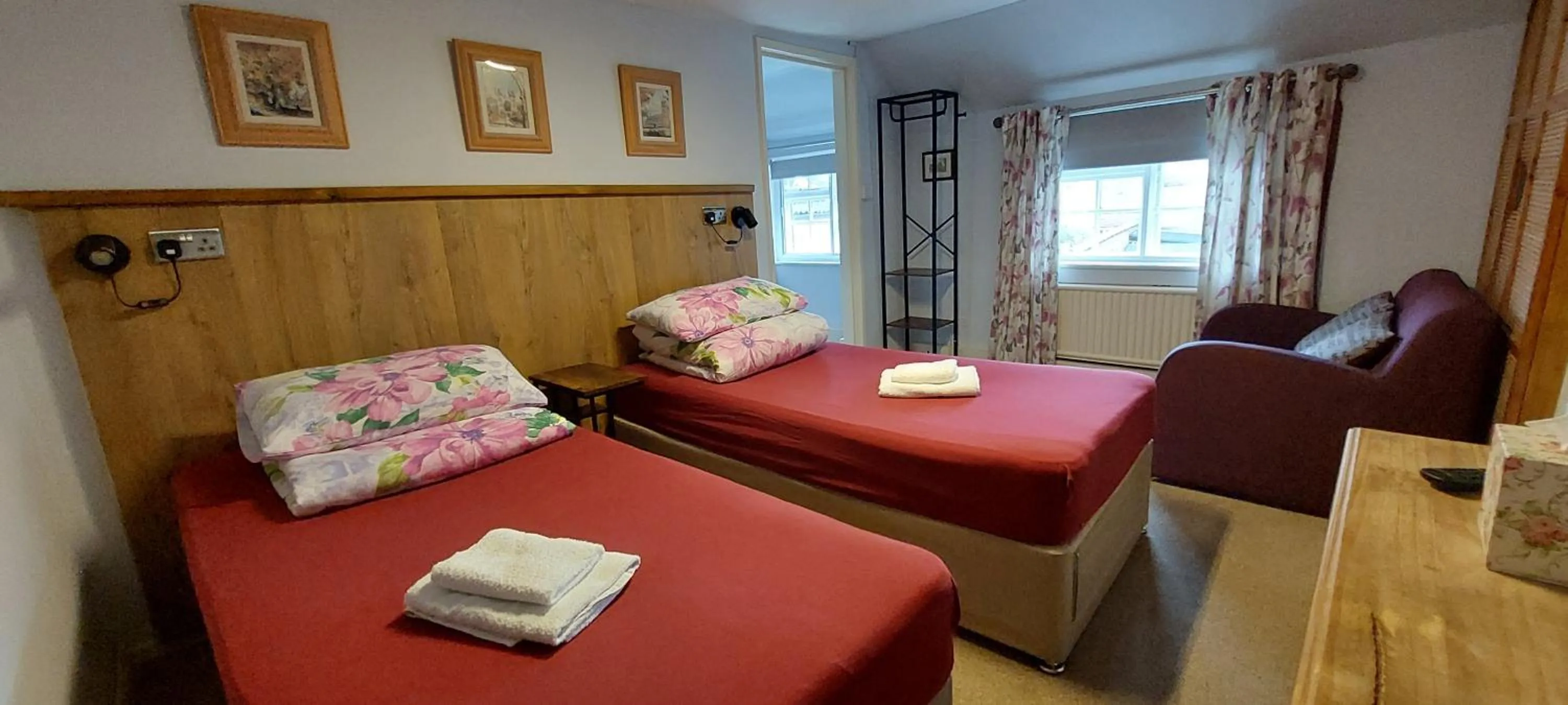 Standard Twin Room with Sofa in Reindeer Accomodation
