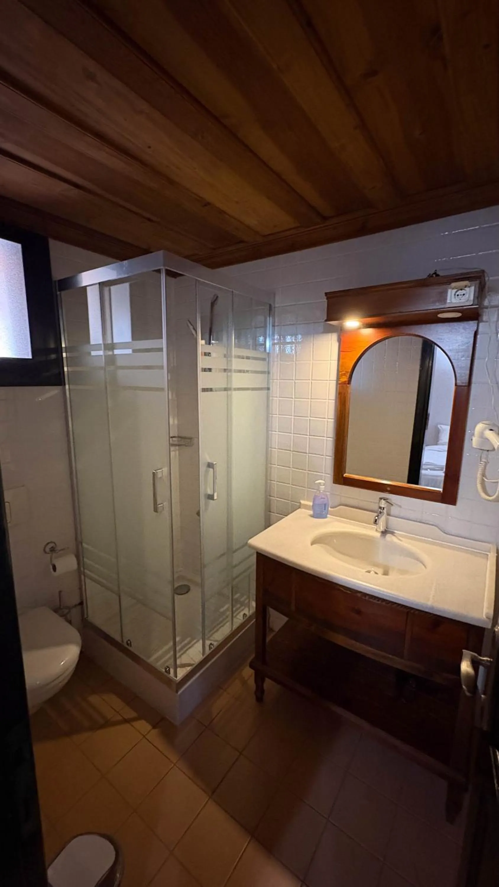 Bathroom in Akay Hotel