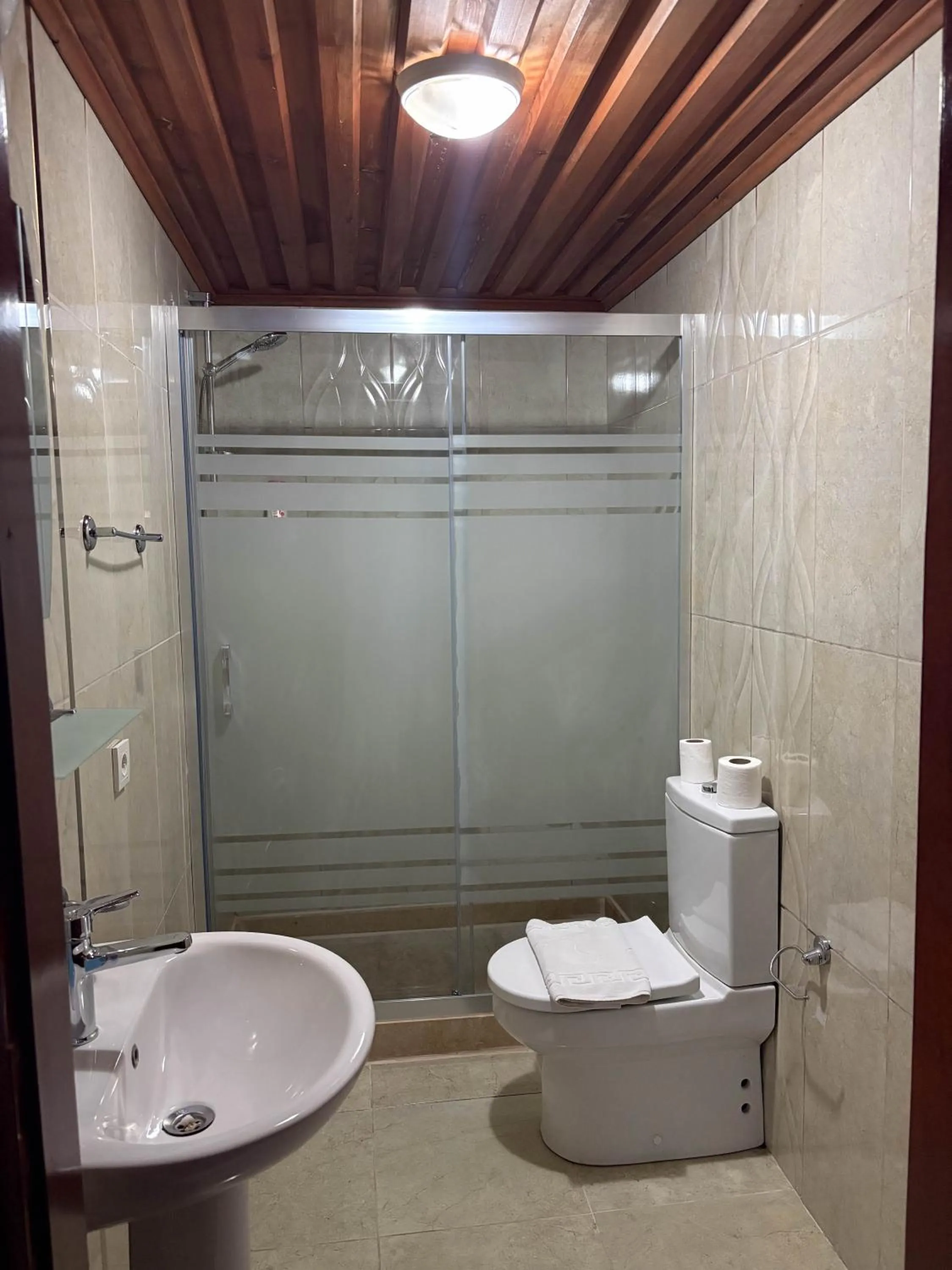 Bathroom in Akay Hotel