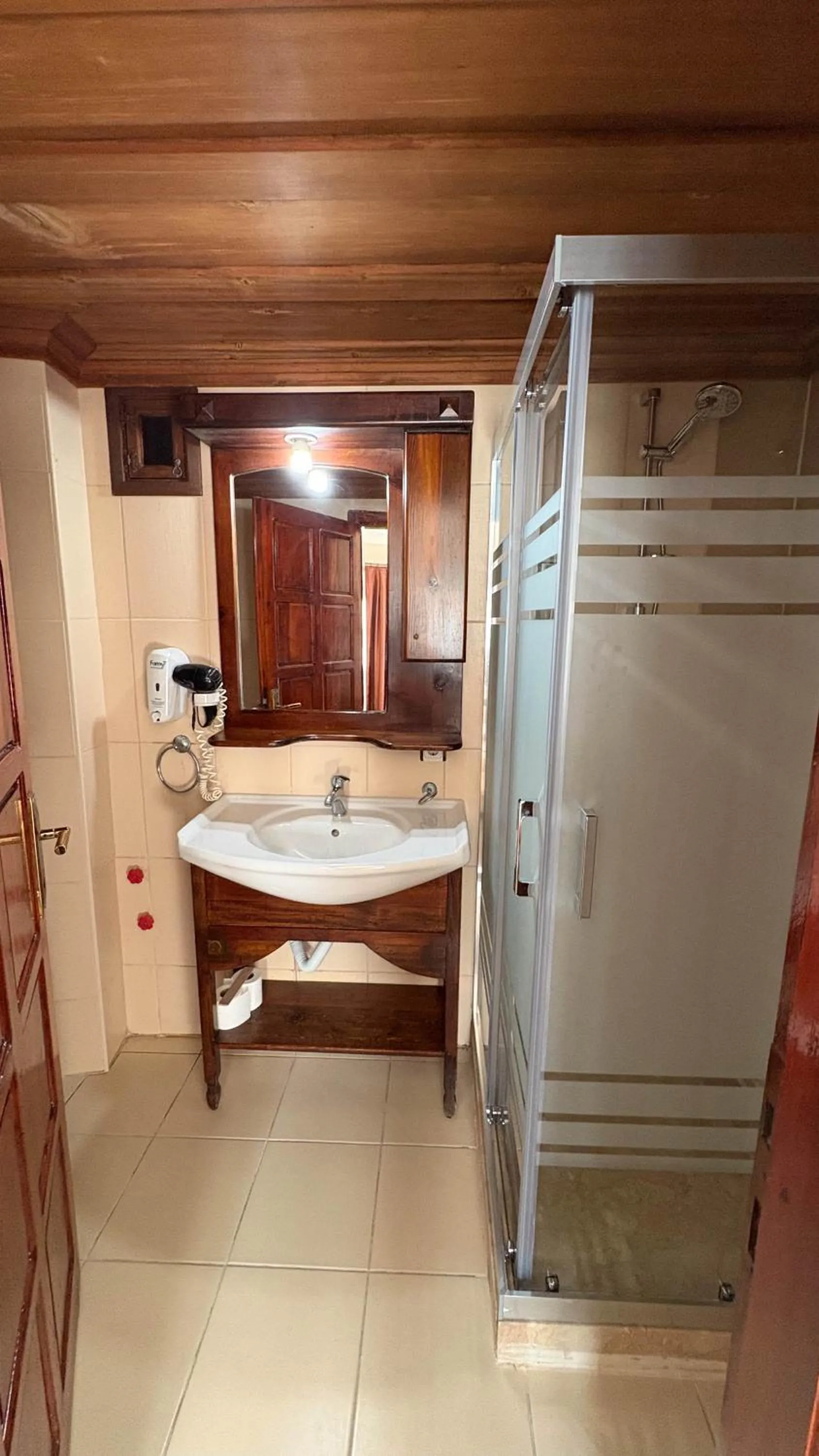 Bathroom in Akay Hotel