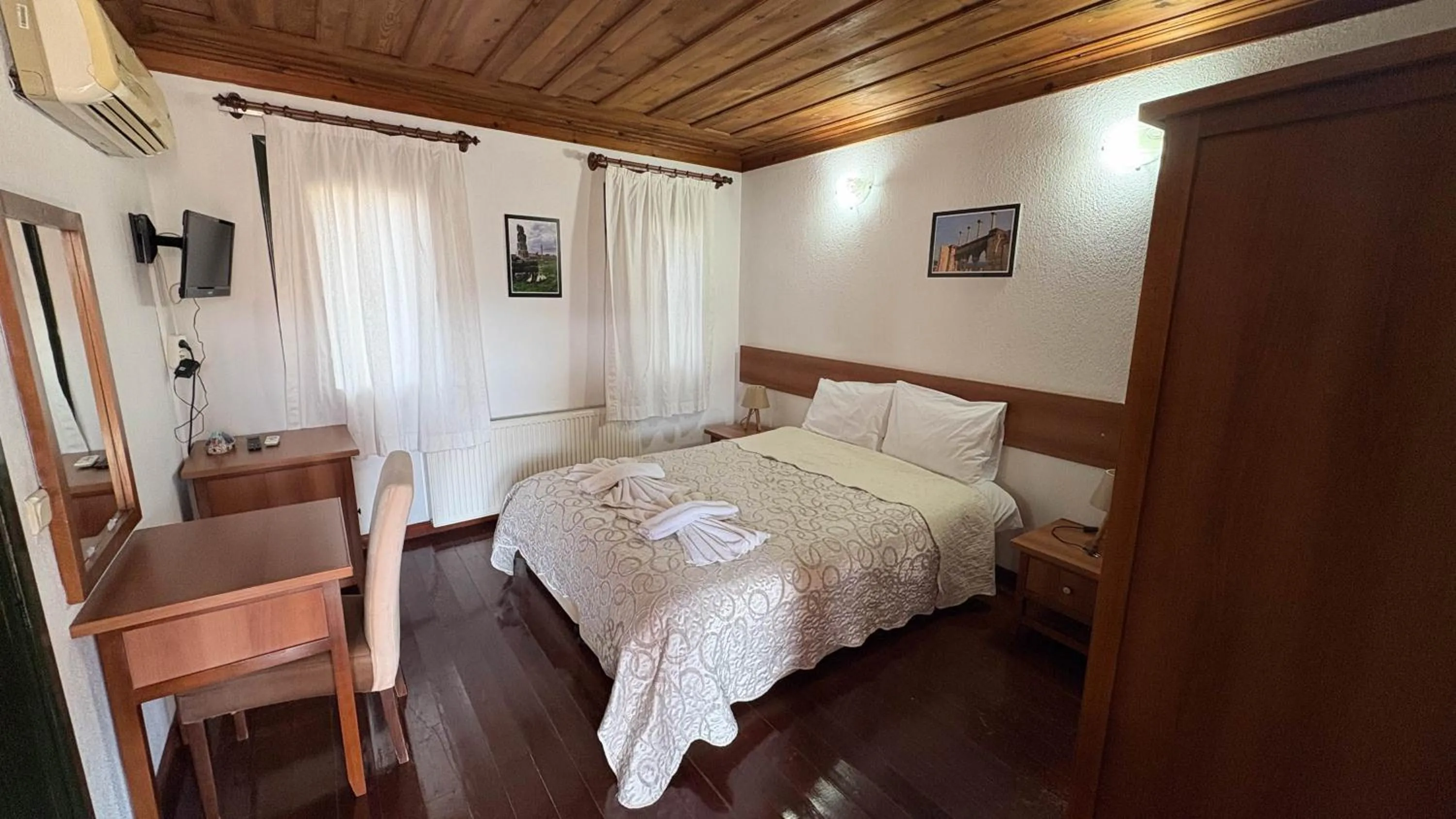 Photo of the whole room, Bed in Akay Hotel