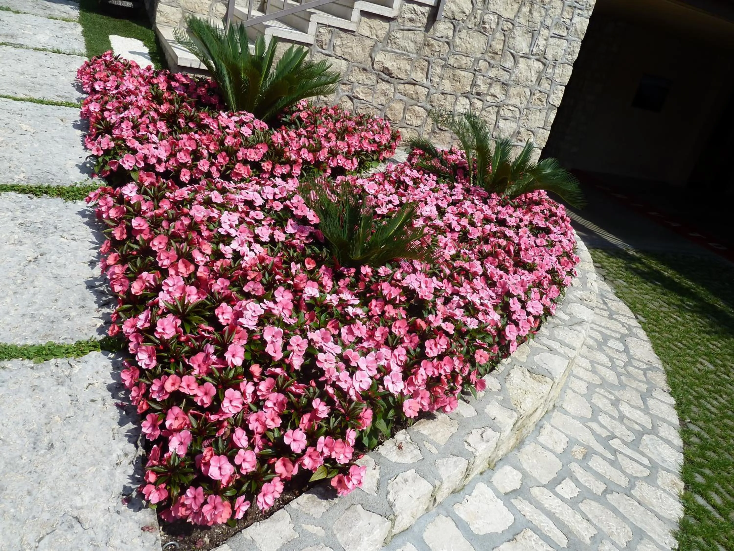 Garden view in Albergo Casa Este