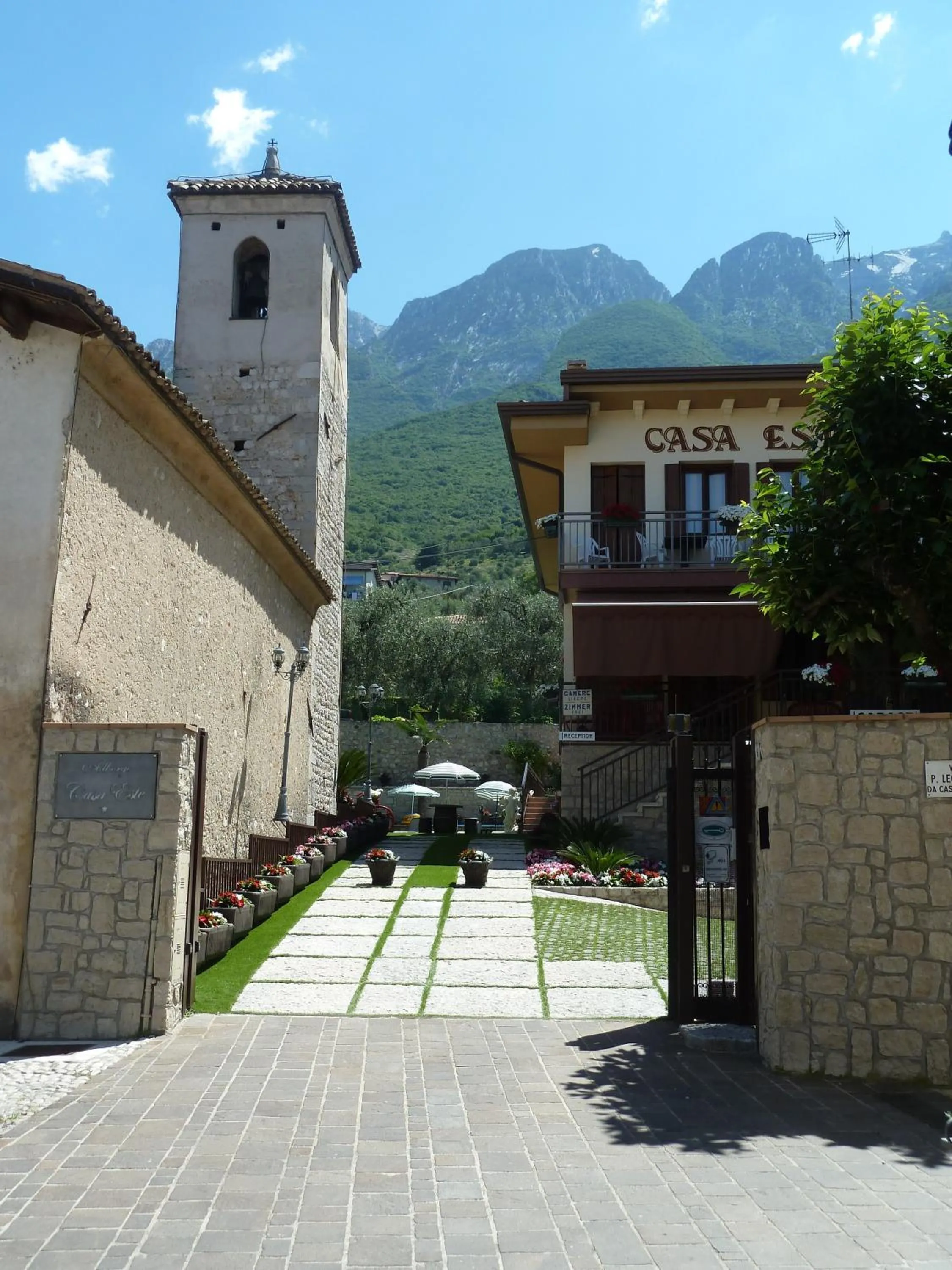 Facade/entrance in Albergo Casa Este