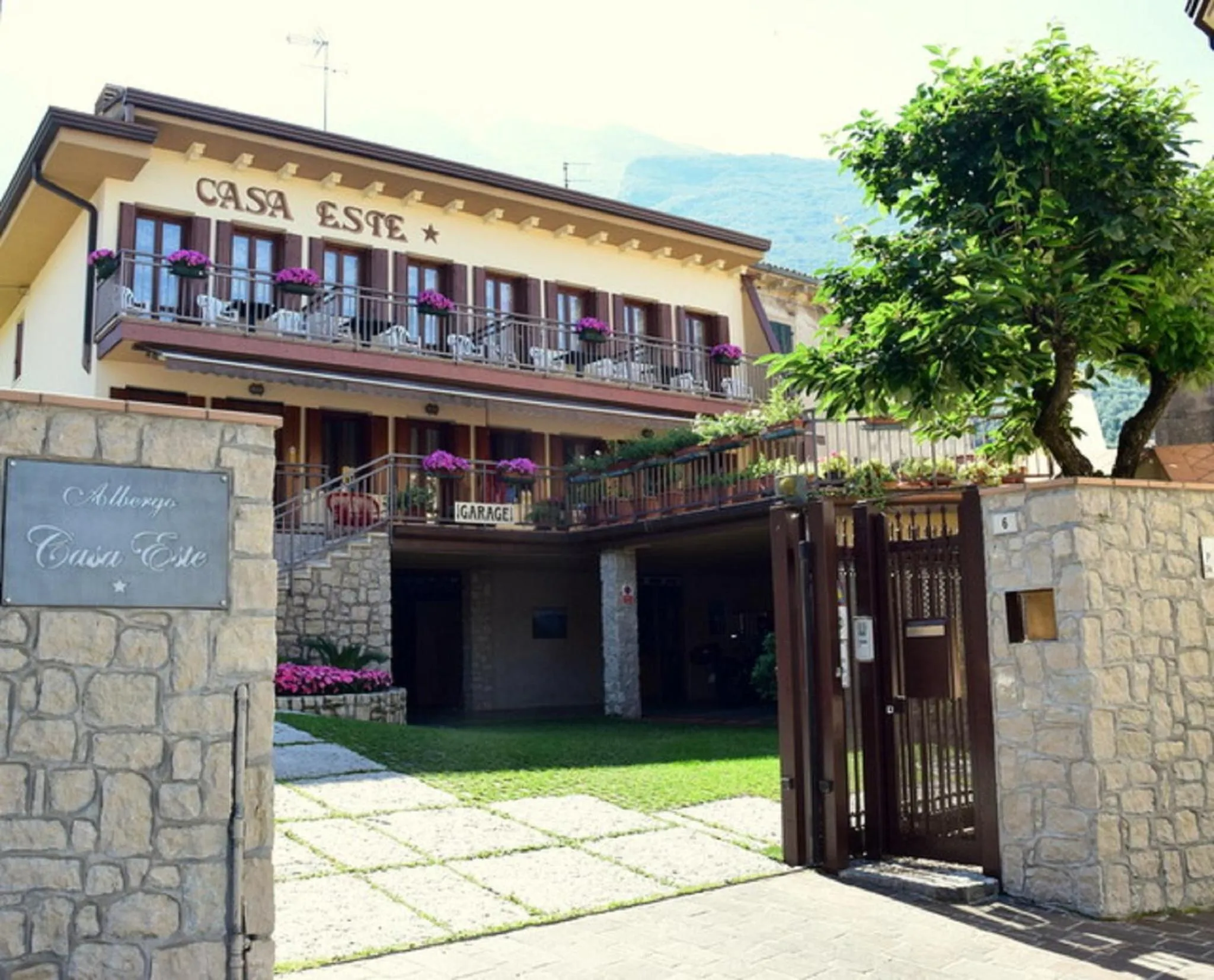 Property building in Albergo Casa Este