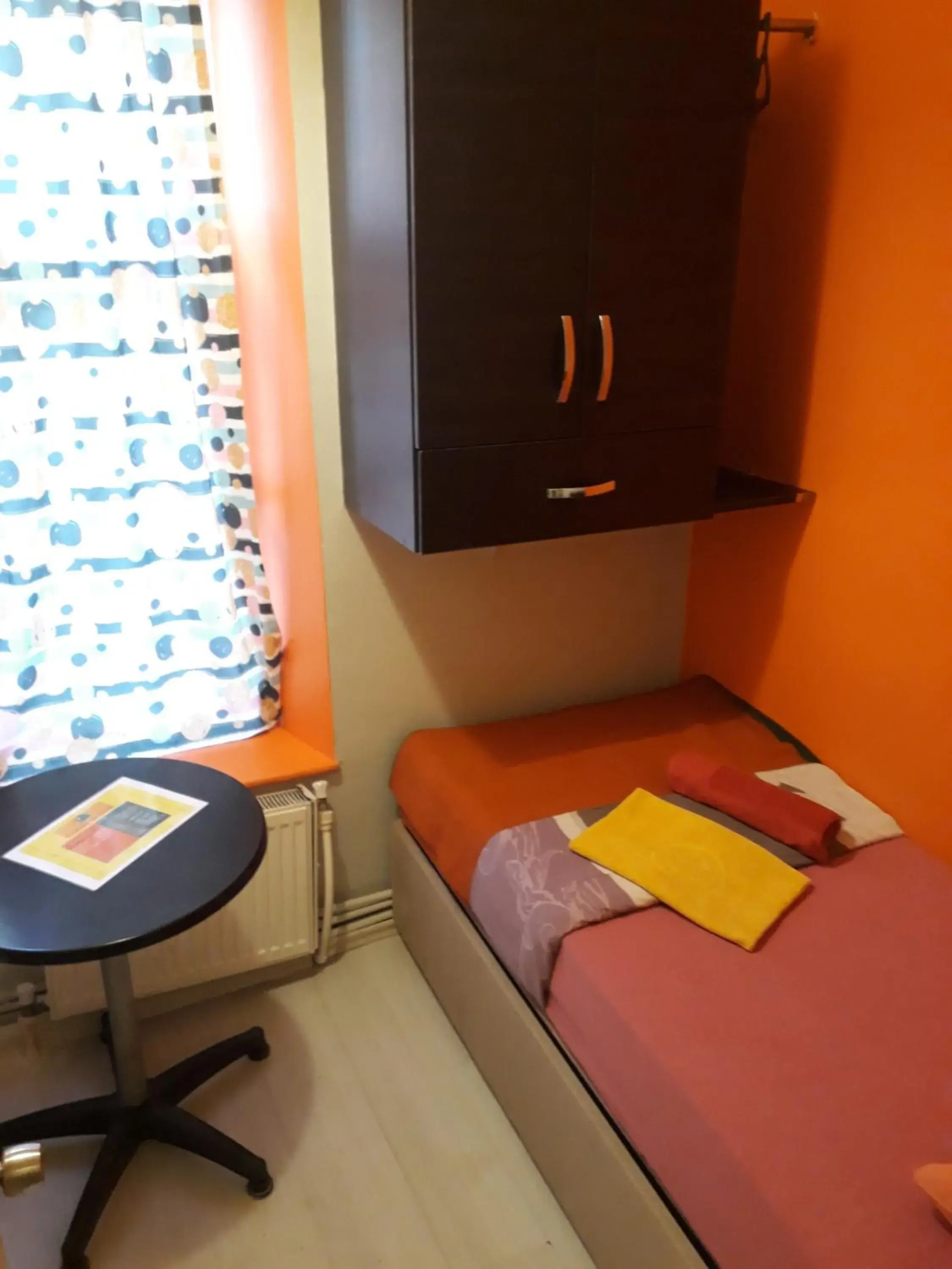 Single Room with Private Bathroom in TAXİM HOSTEL Single Room with Private Bathroom in TAXİM HOSTEL