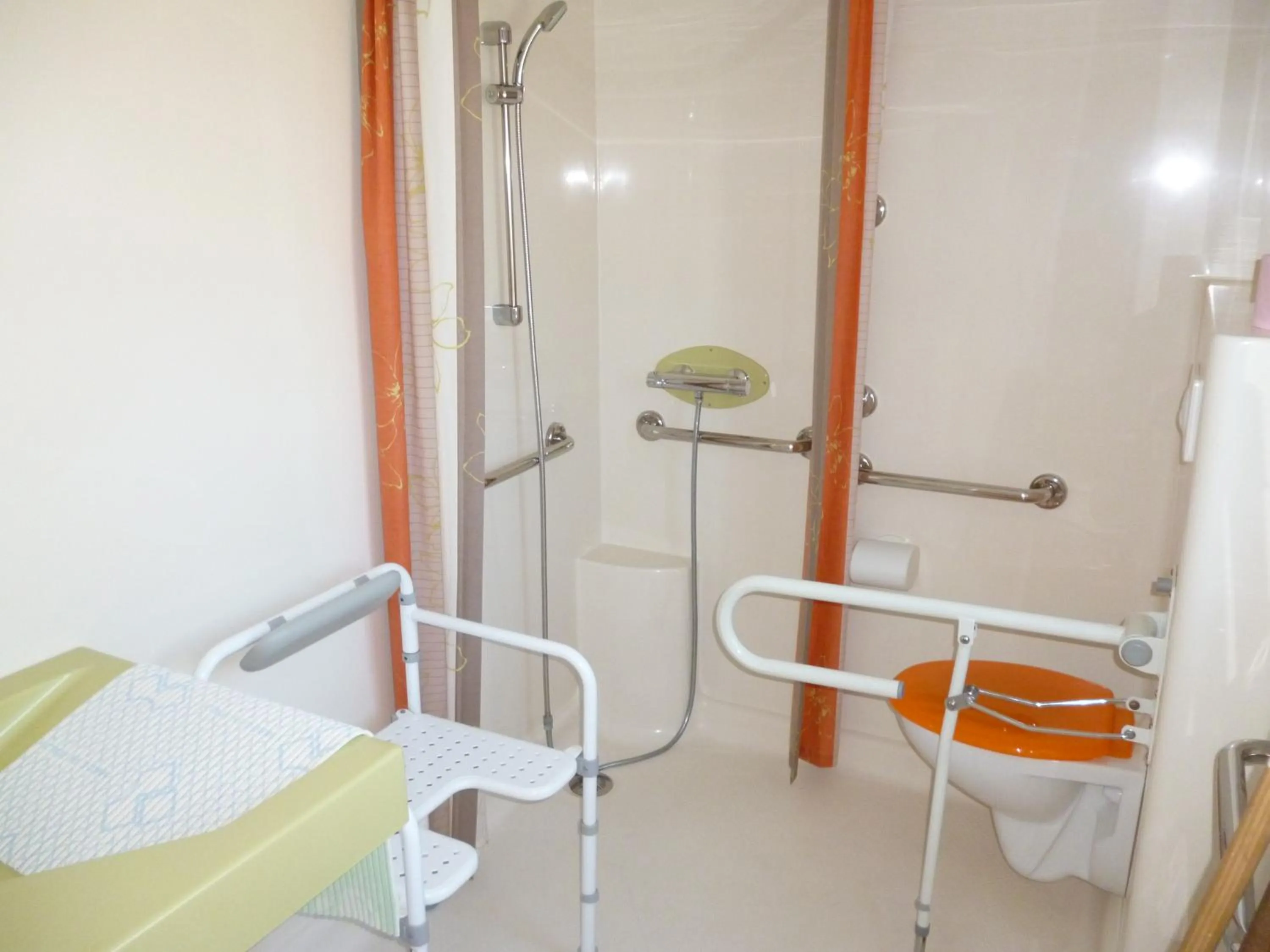 Toilet in Auberge des Etangs