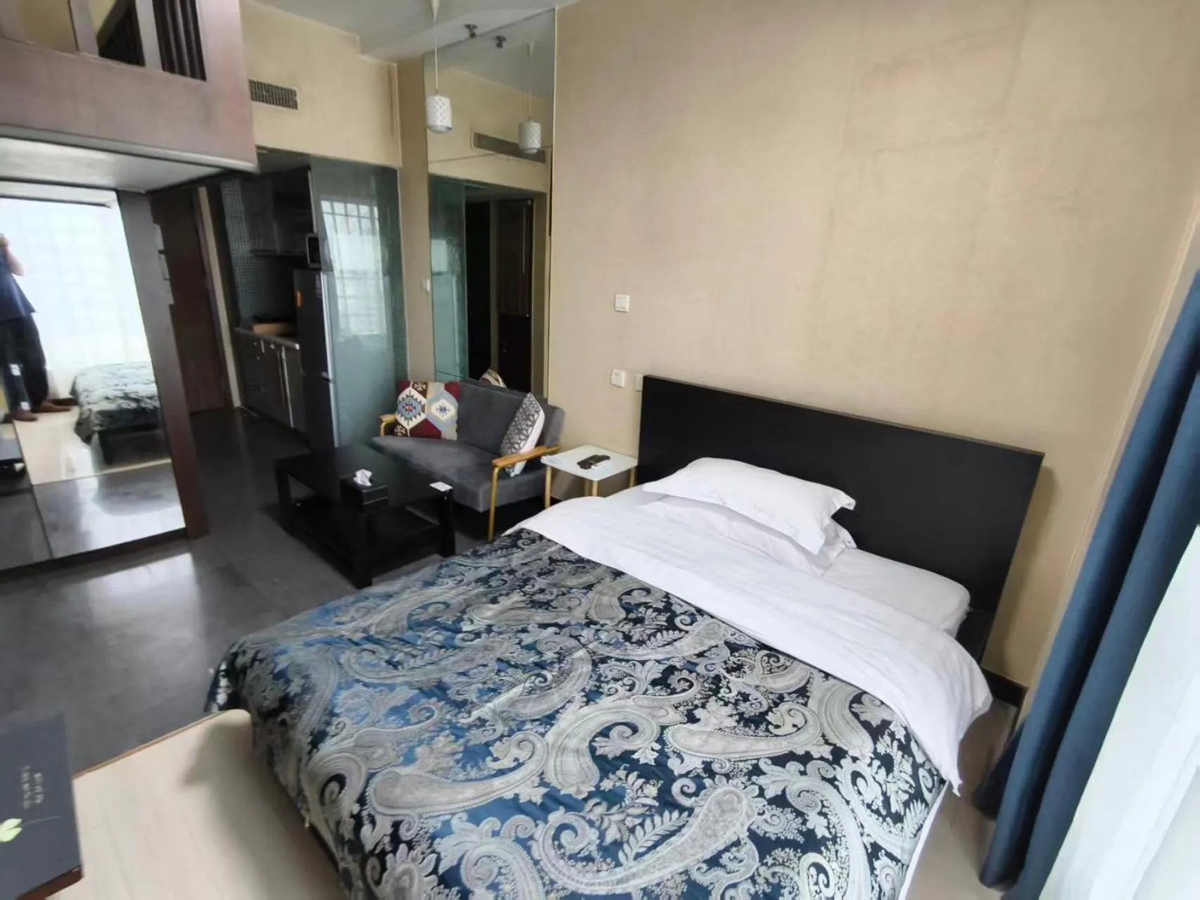 Photo of the whole room, Bed in Xinshikong Apartments- Abest Zhongshan Park No.1