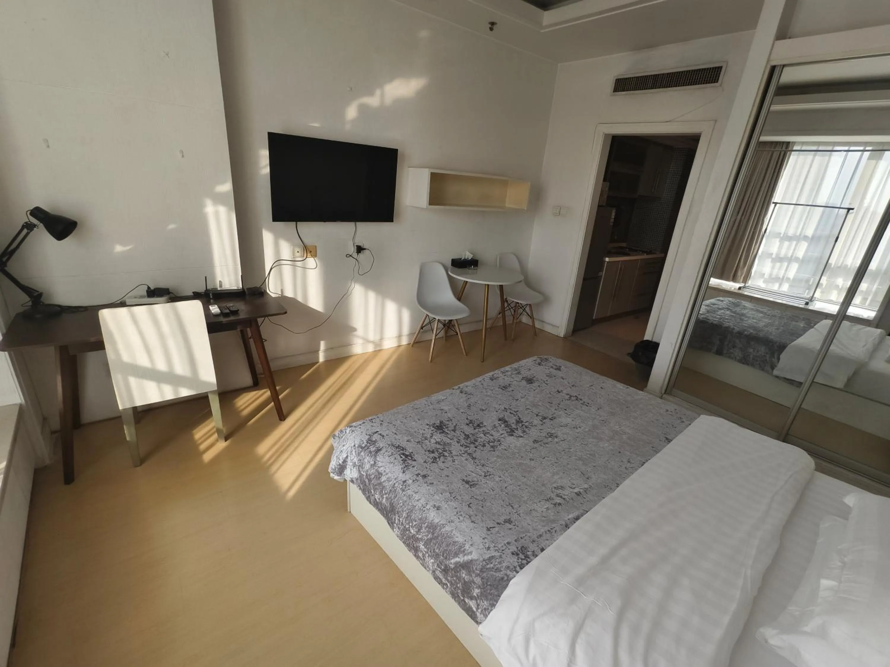 Bed in Xinshikong Apartments- Abest Zhongshan Park No.1