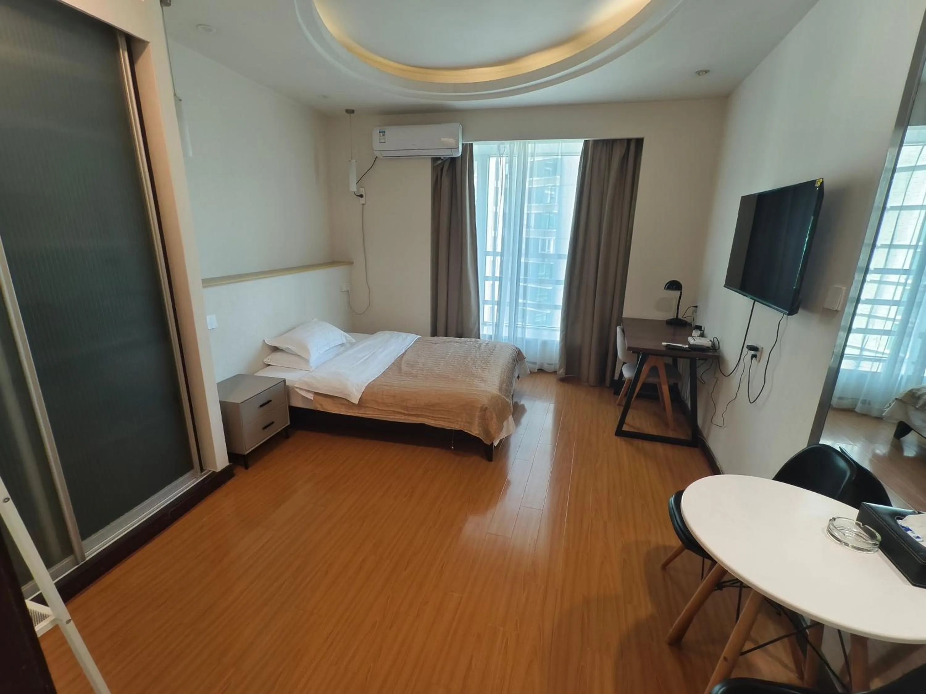 Bed in Xinshikong Apartments- Abest Zhongshan Park No.1