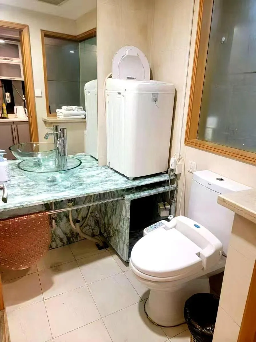Toilet in Xinshikong Apartments- Abest Zhongshan Park No.1