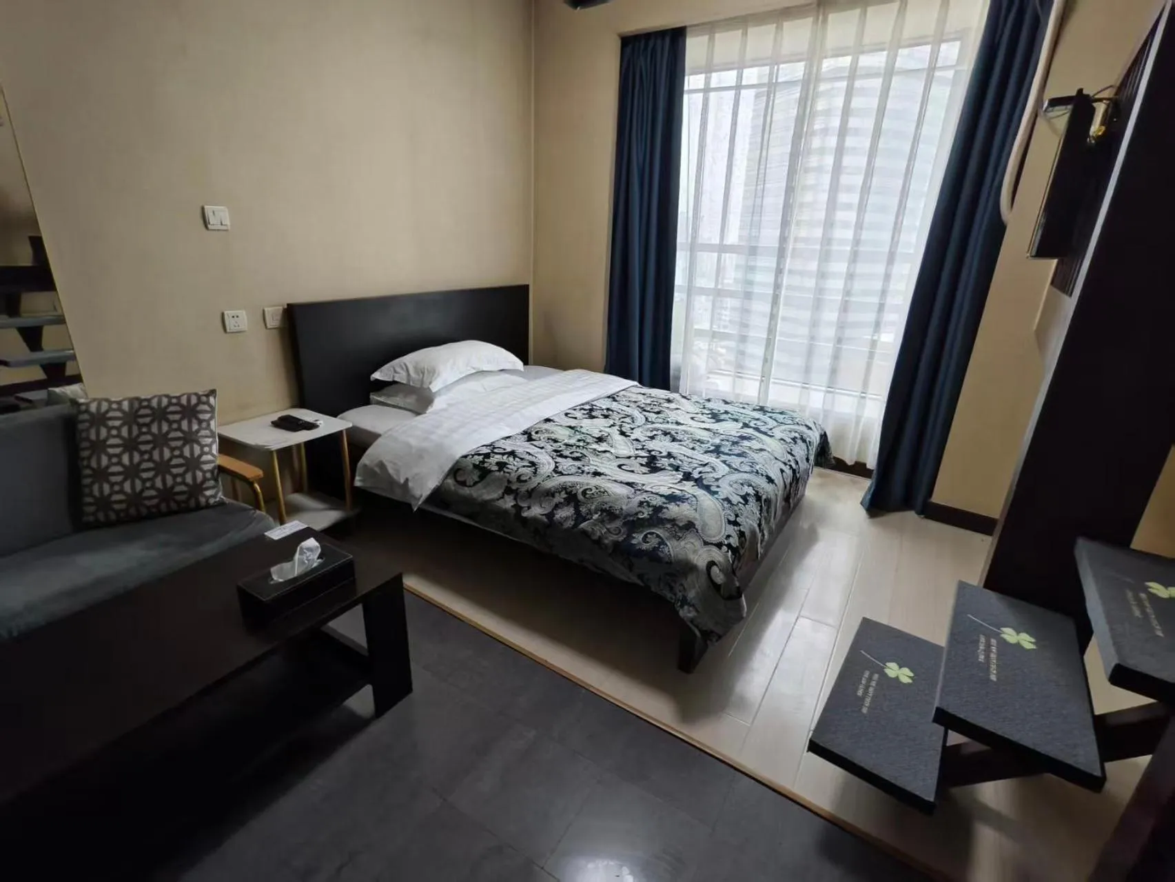 Photo of the whole room, Bed in Xinshikong Apartments- Abest Zhongshan Park No.1