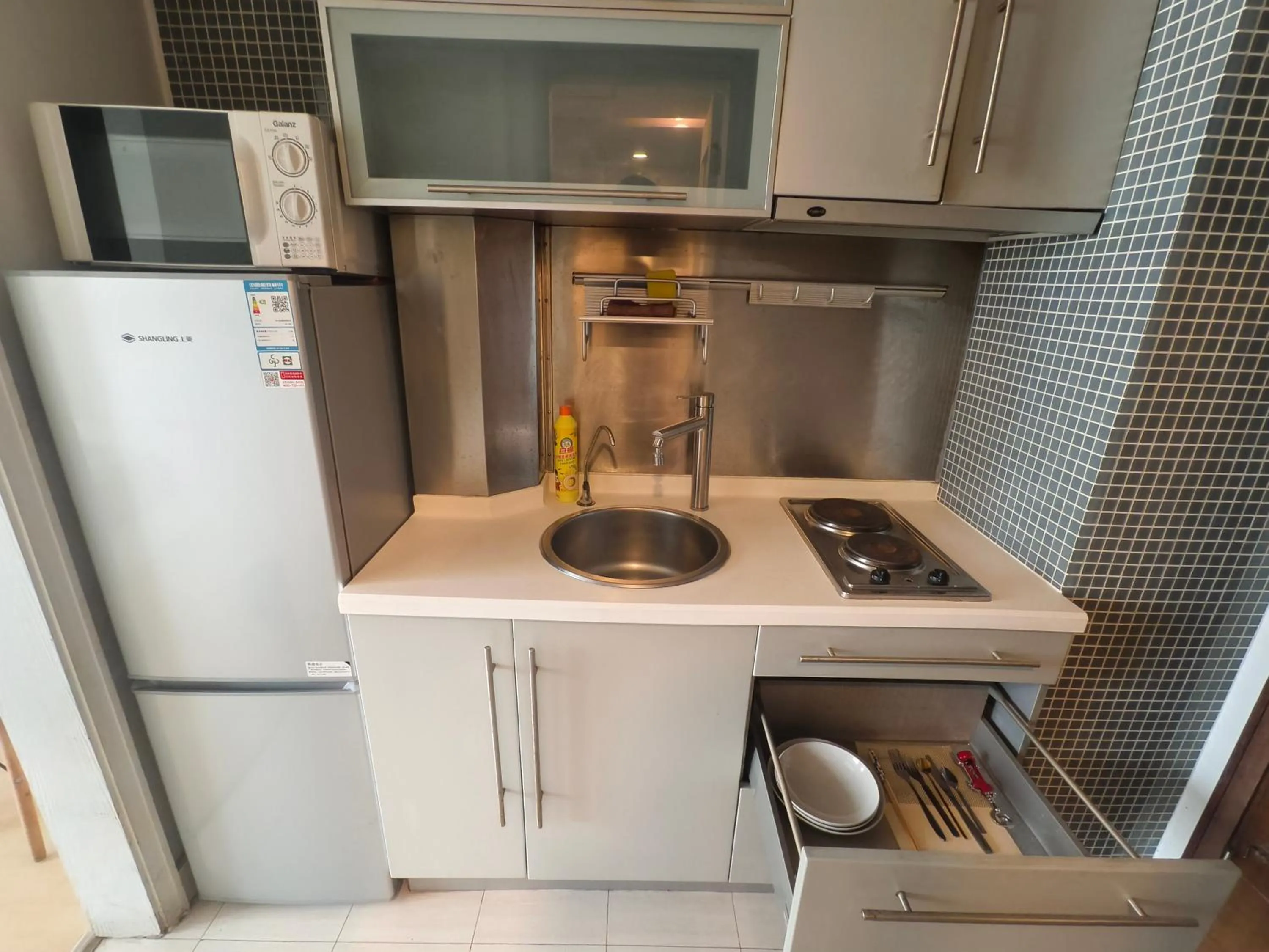 Kitchen or kitchenette in Xinshikong Apartments- Abest Zhongshan Park No.1