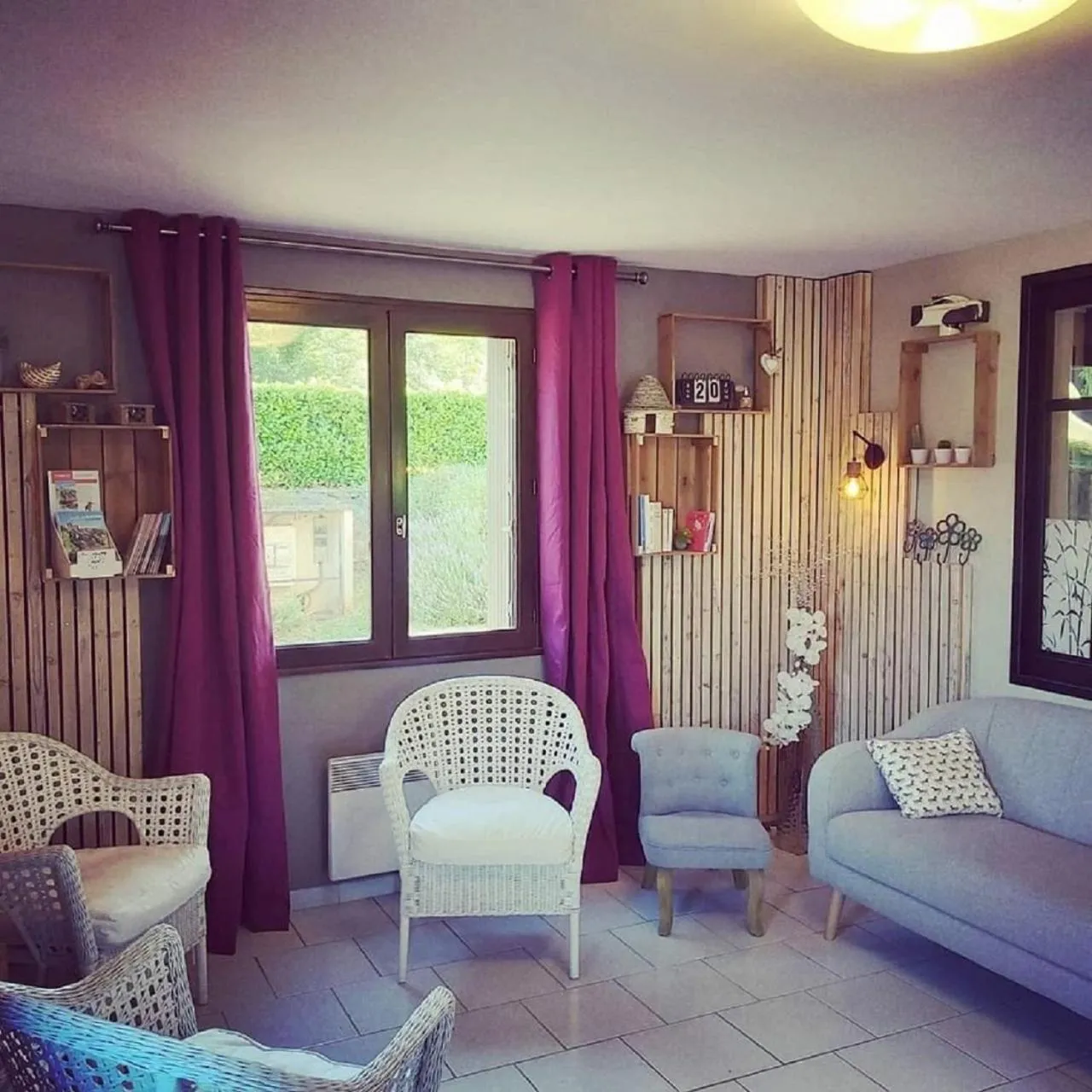 Living room in Hôtel Les Gabarres