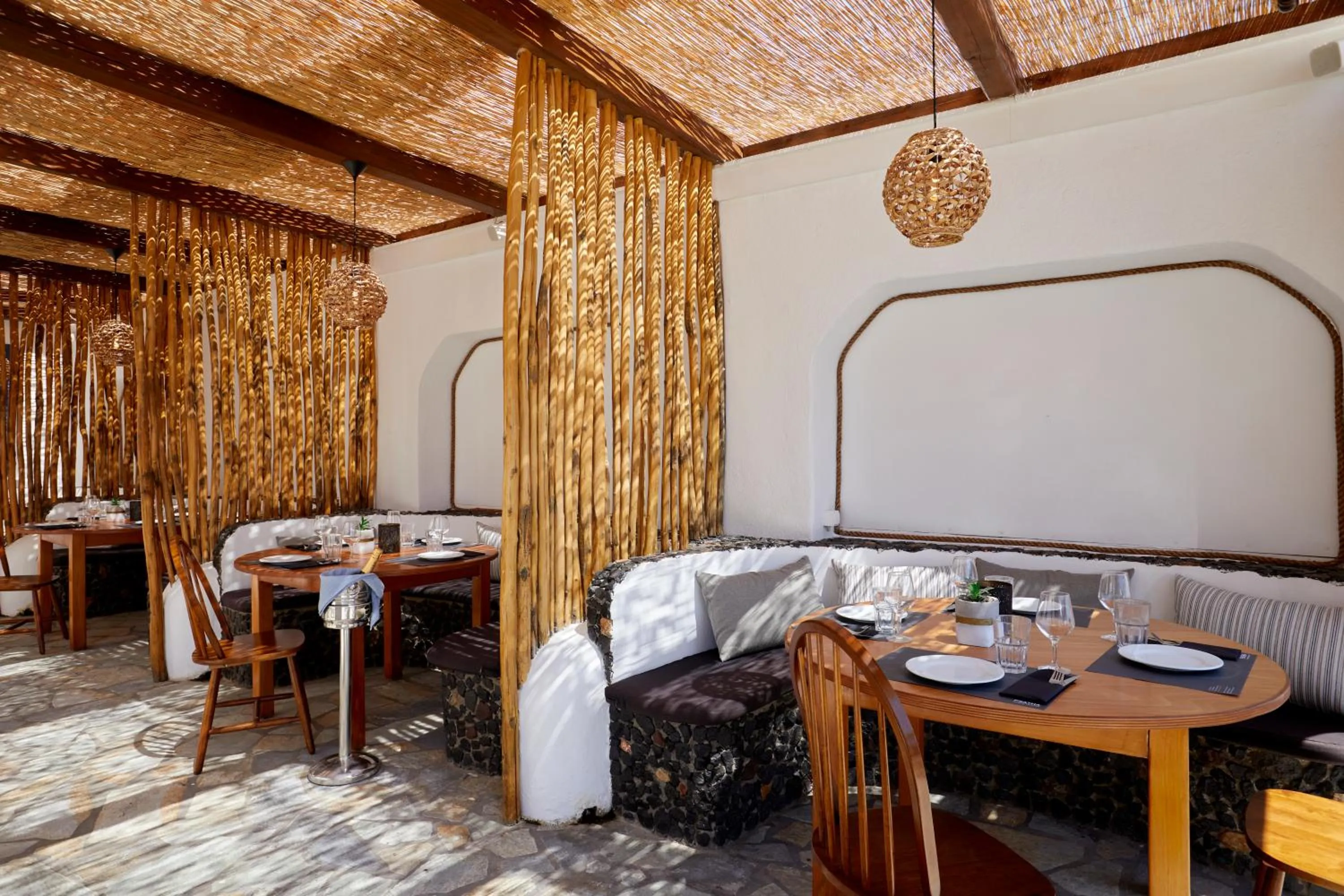 Restaurant/places to eat in Hotel Sunshine