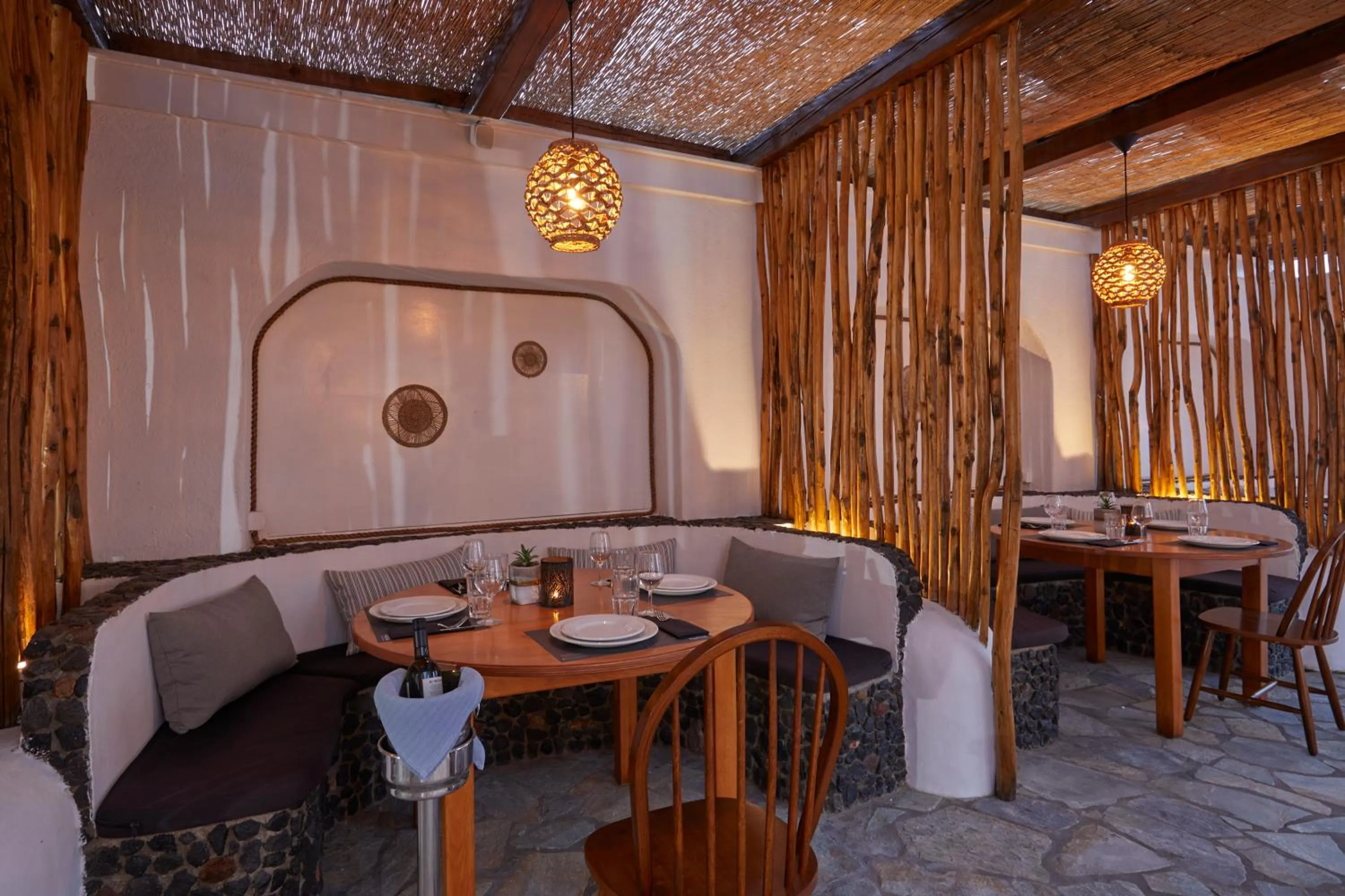 Restaurant/places to eat in Hotel Sunshine