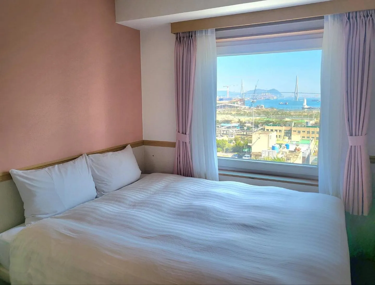 Bedroom, Bed in Toyoko Inn Busan Jungang Station