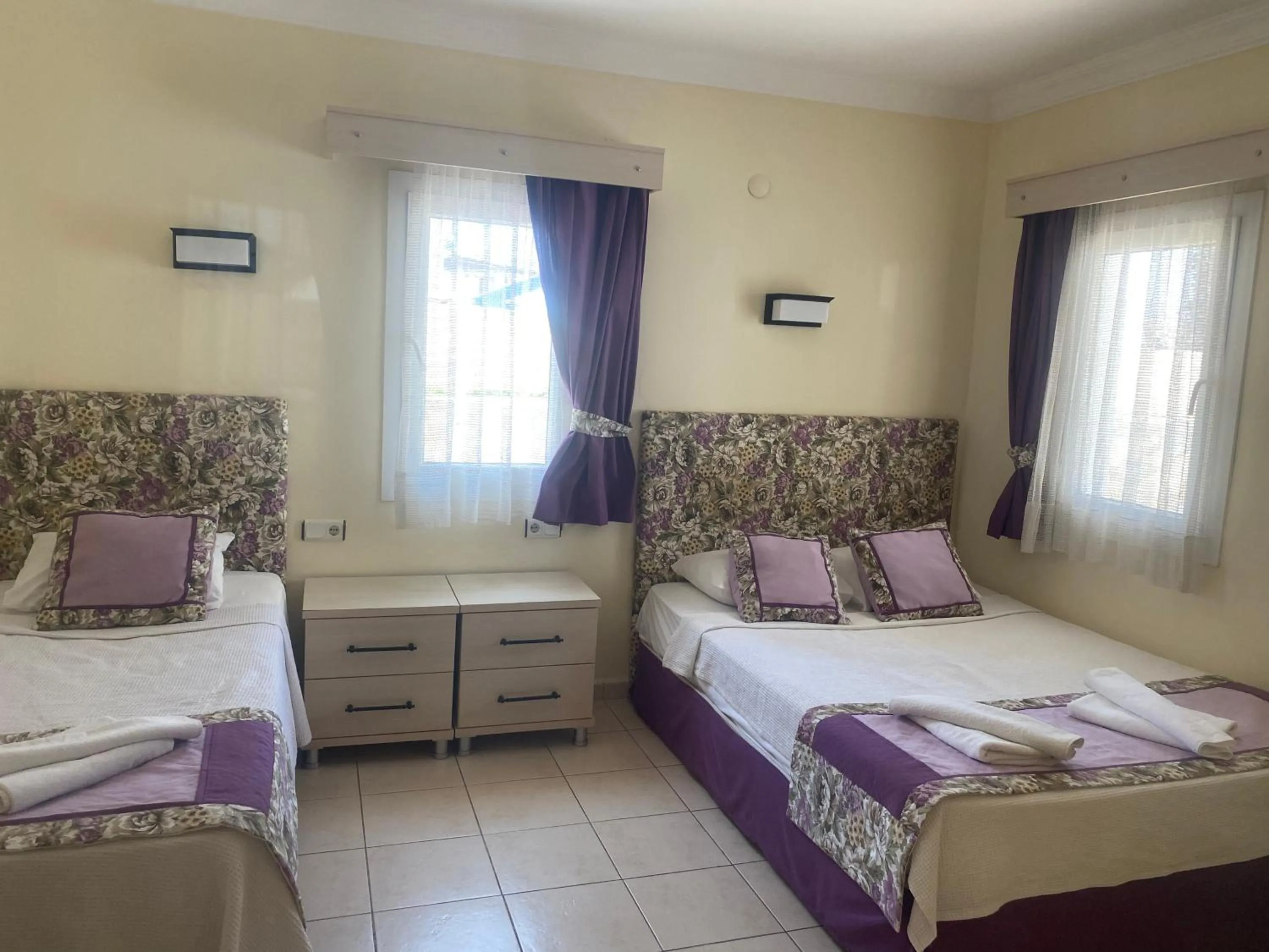 Photo of the whole room, Bed in Canna Garden Hotel - Adult Only