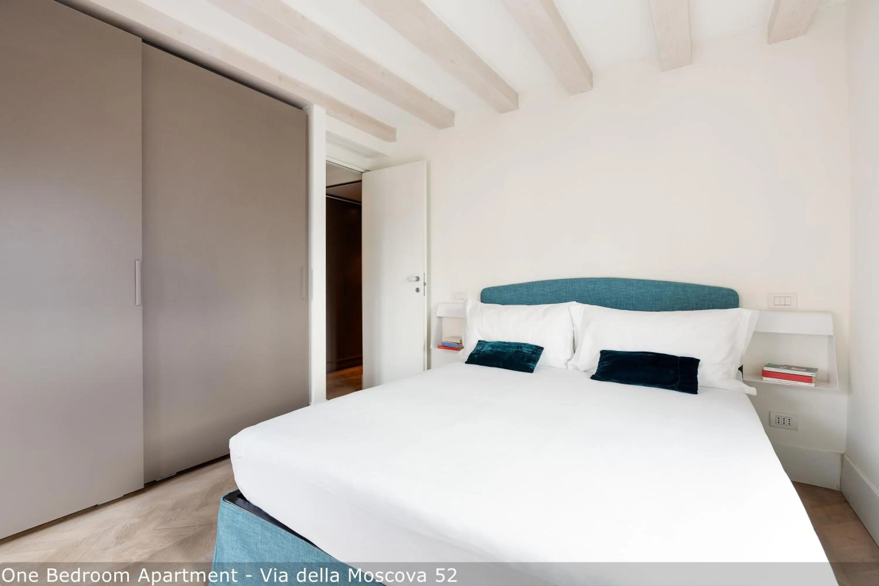 Bed in Brera Apartments in Moscova