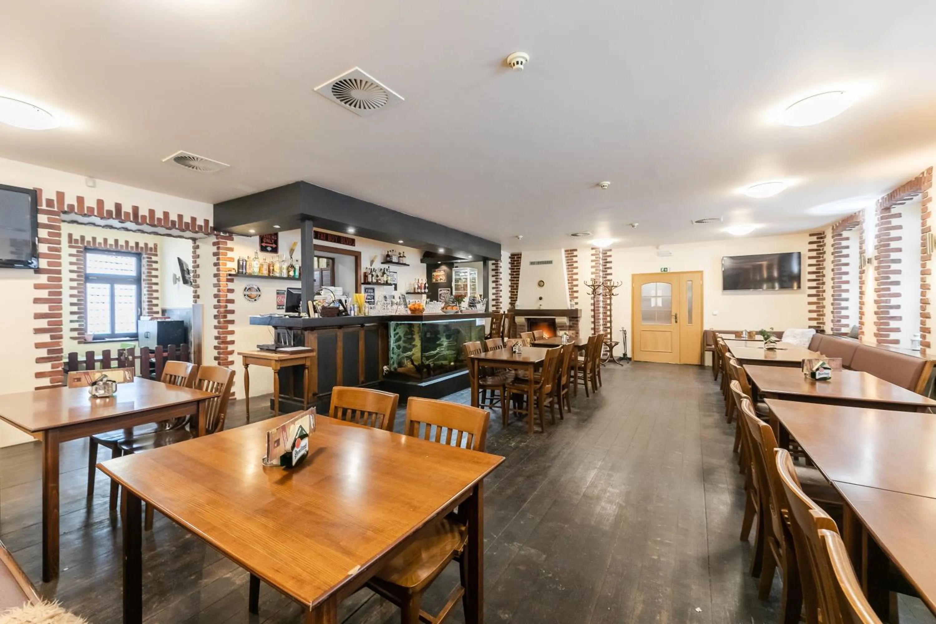 Restaurant/places to eat in Hotel Perla Jizery