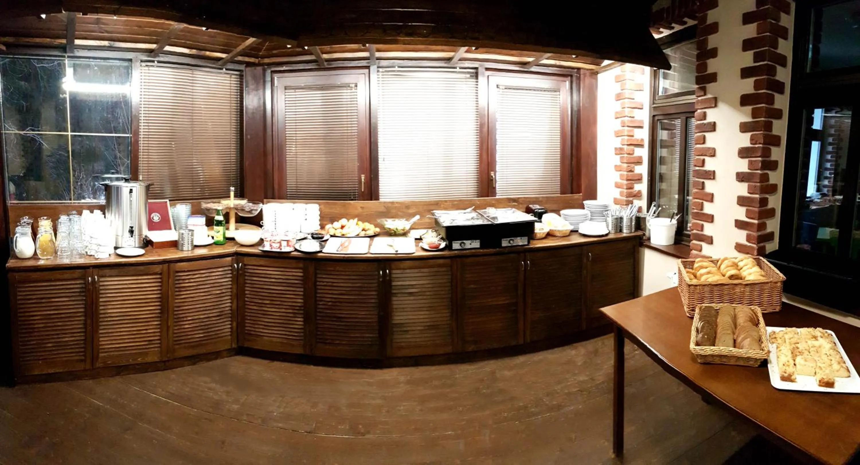 Restaurant/places to eat in Hotel Perla Jizery