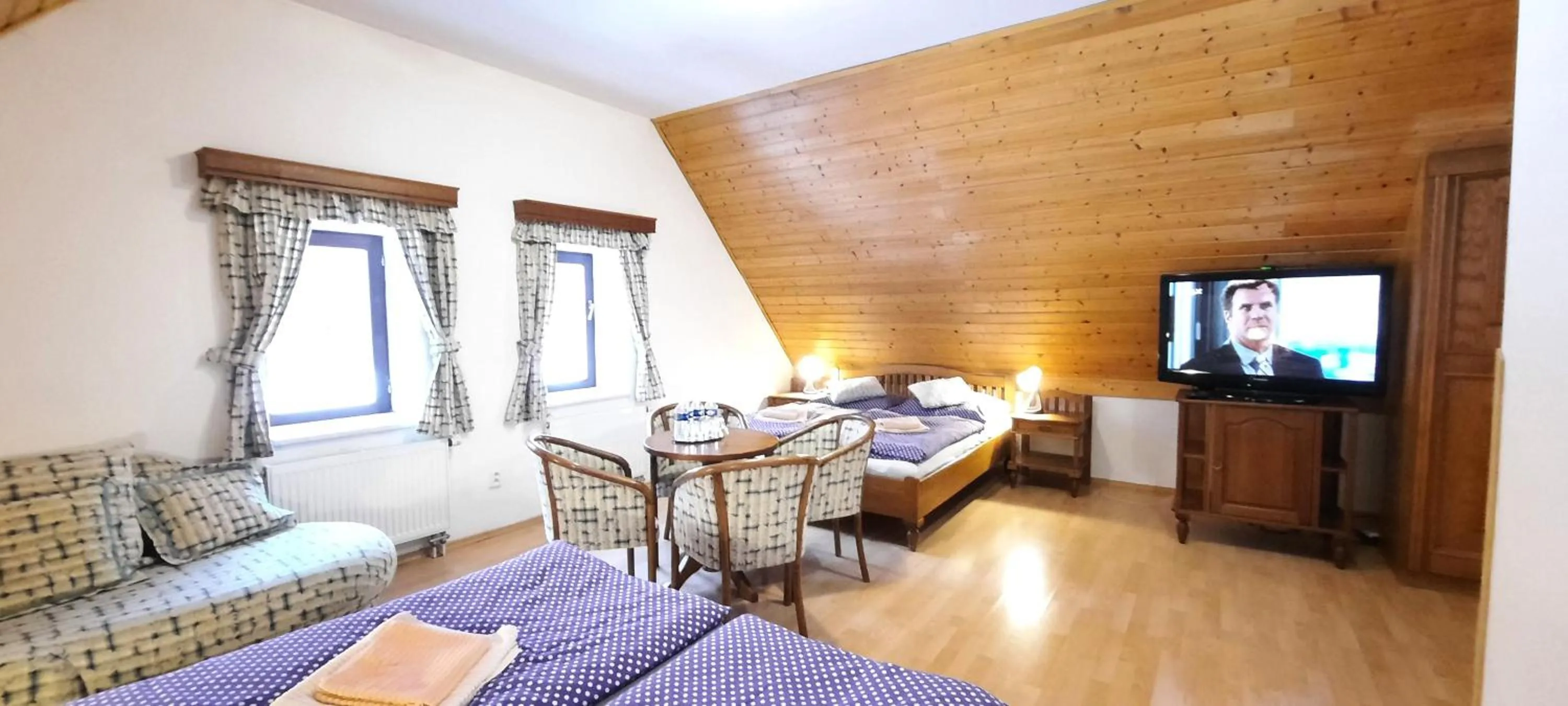 Living room, Bed in Hotel Perla Jizery