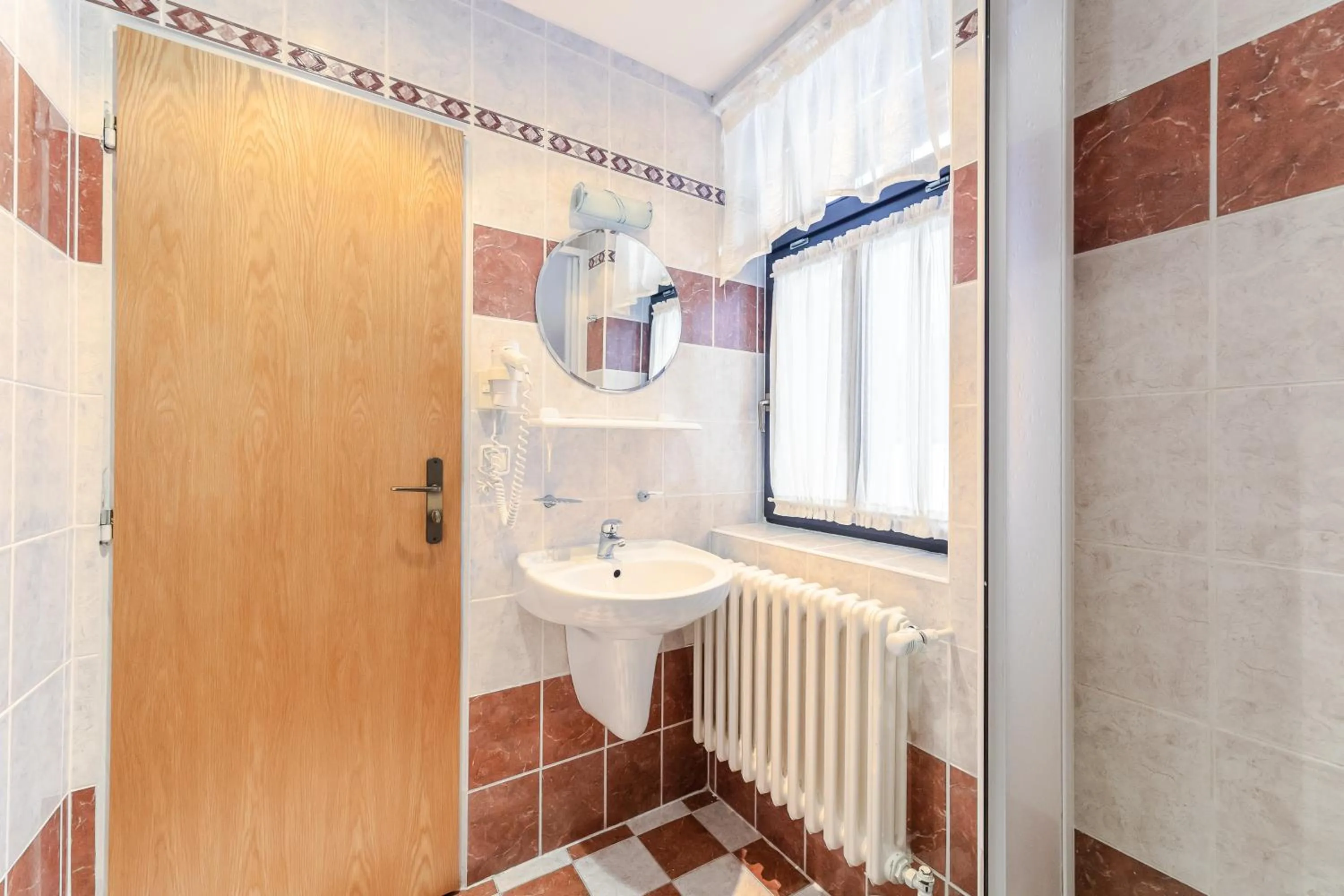 Bathroom in Hotel Perla Jizery