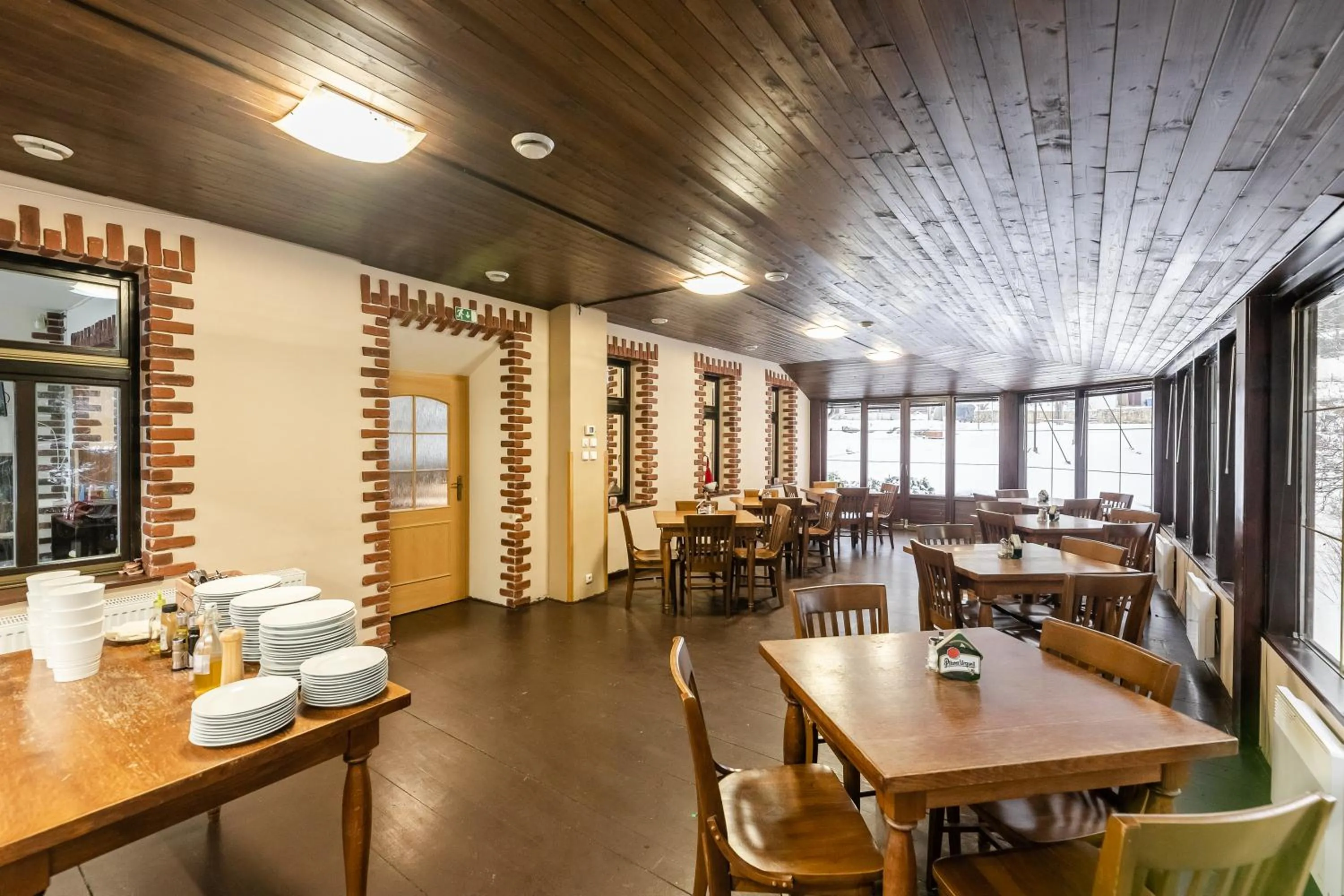 Restaurant/places to eat in Hotel Perla Jizery