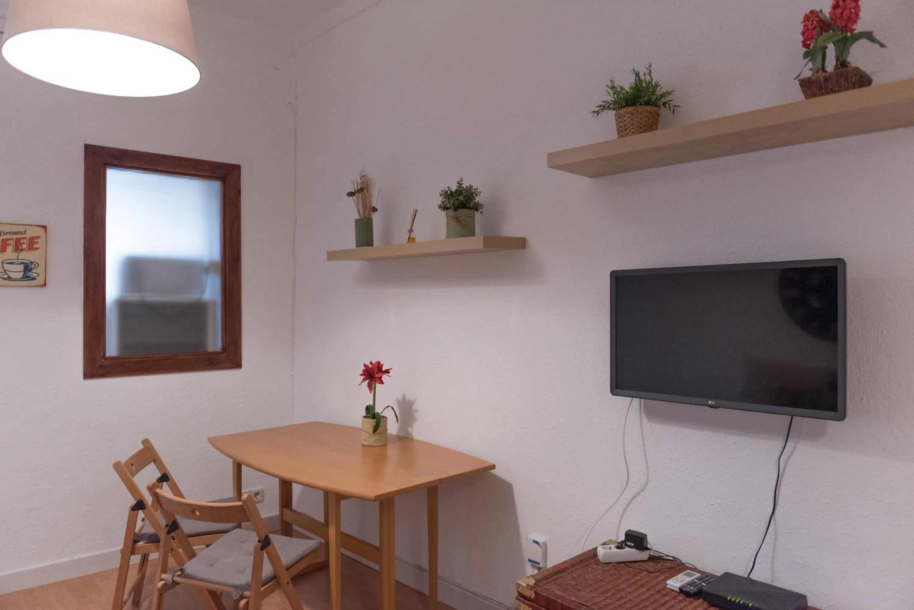 TV and multimedia in Sweet BCN Studio with Terrace