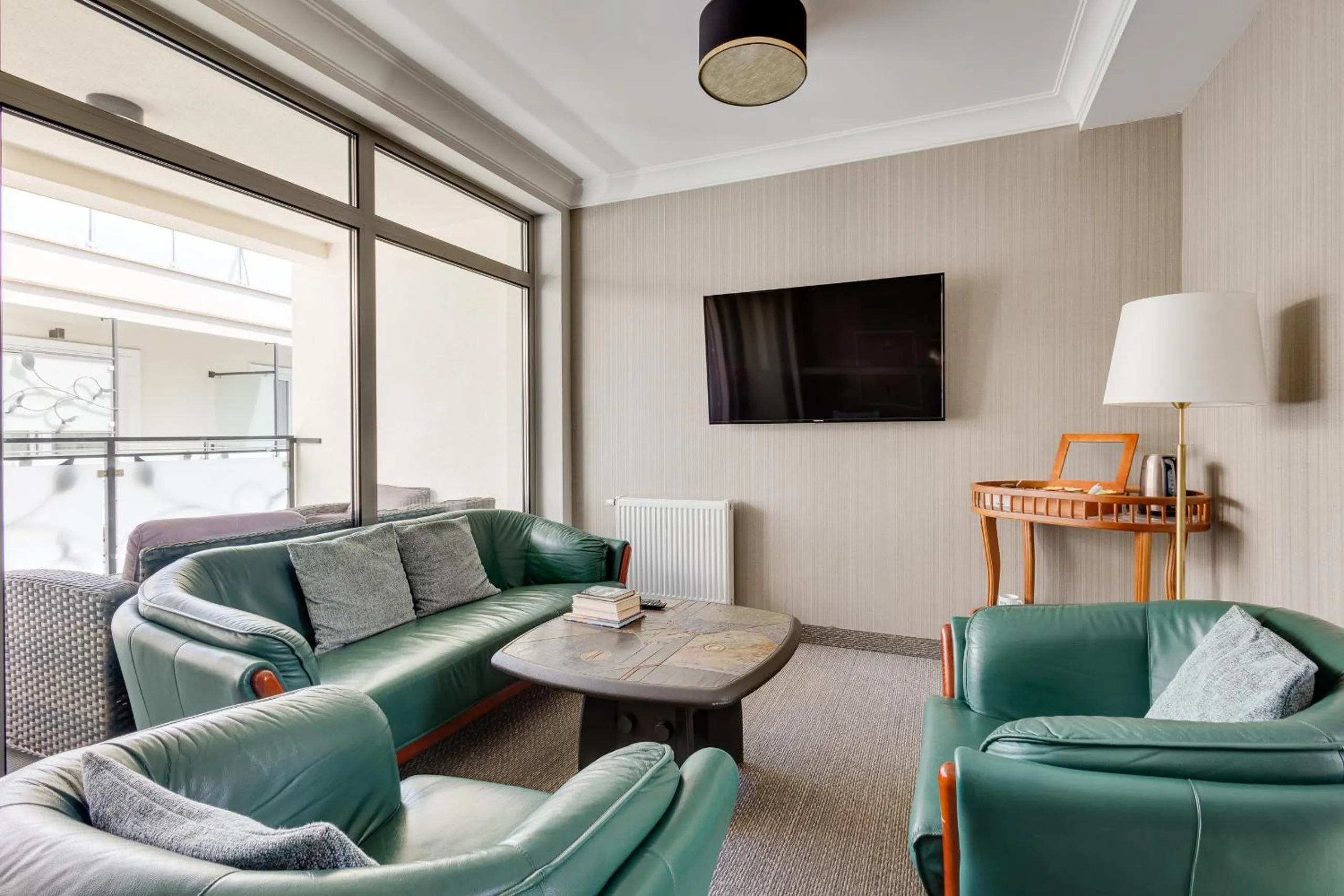 Communal lounge/ TV room in Villa Meduza