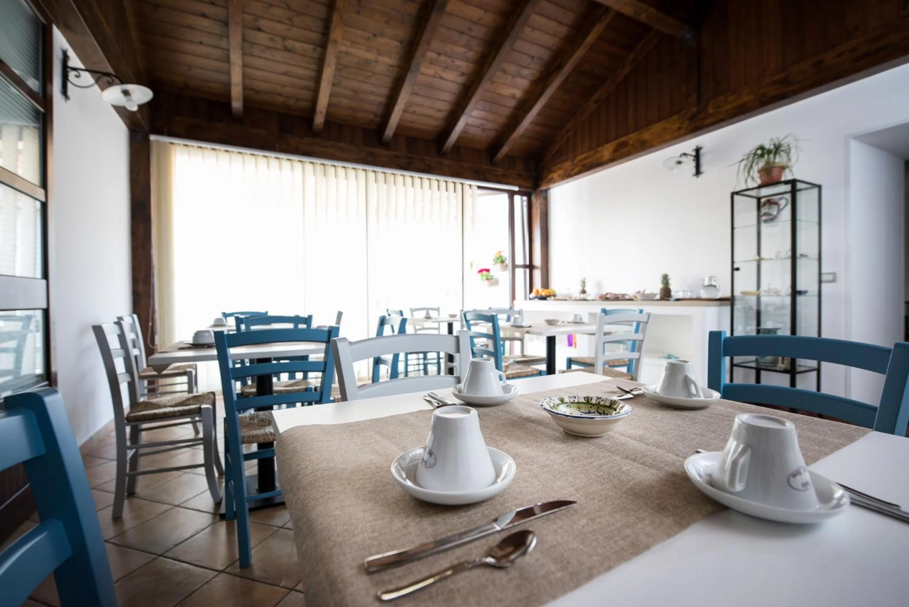 Restaurant/places to eat in Cabrera House