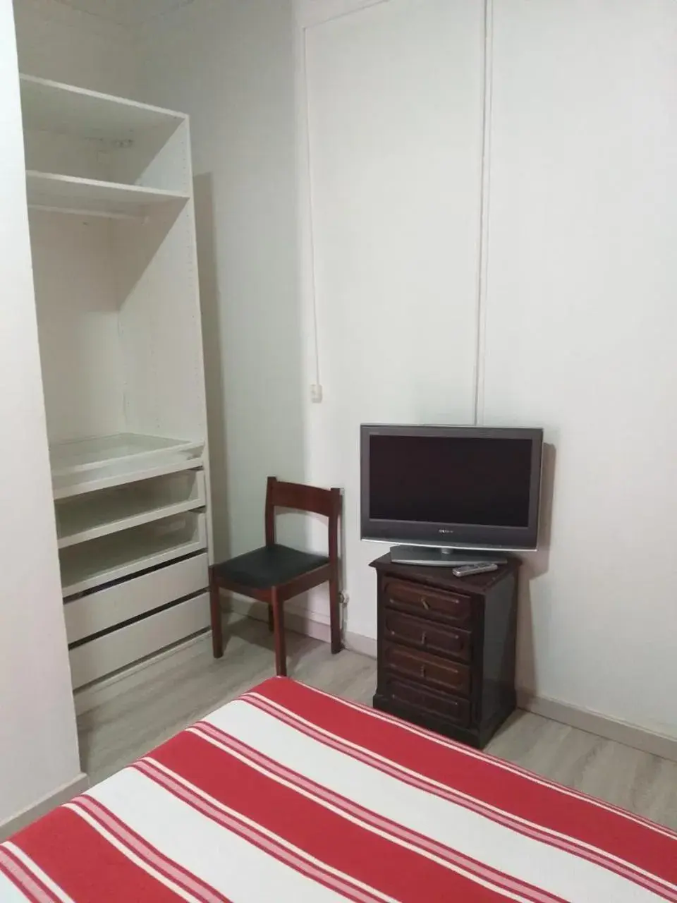 Triple Room with Private Bathroom in Hostal Africa Do Sul Triple Room with Private Bathroom in Hostal Africa Do Sul