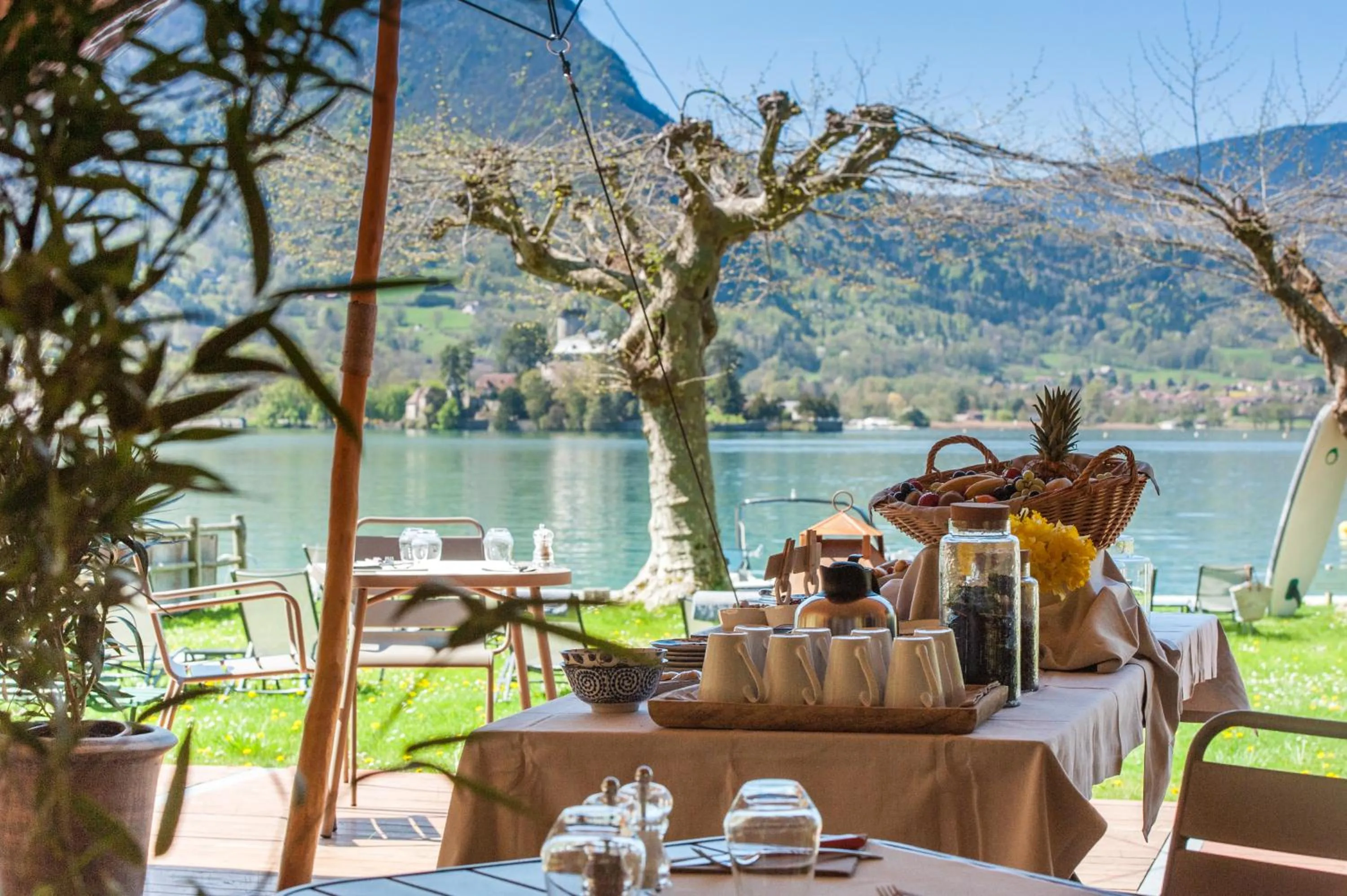 Garden in Hôtel Beau Site Talloires B SPA