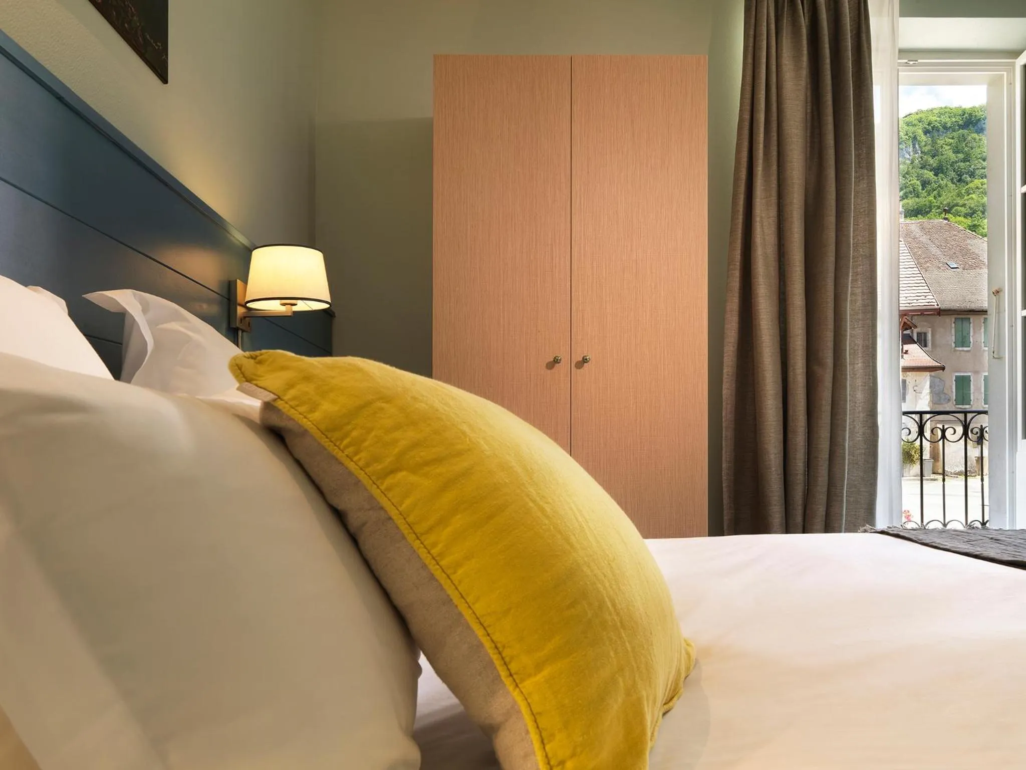 Decorative detail, Bed in Hôtel Beau Site Talloires B SPA