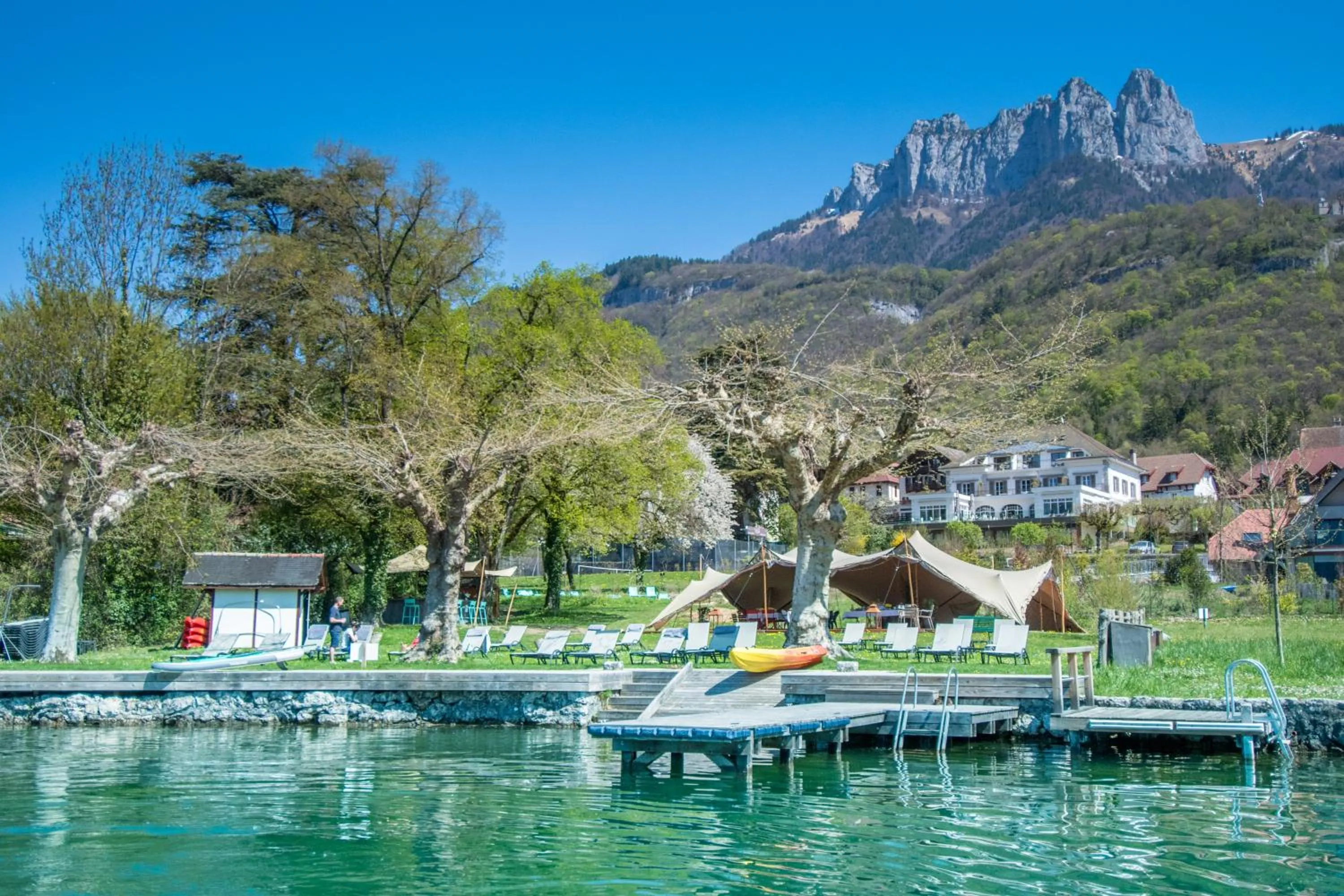 Garden view in Hôtel Beau Site Talloires B SPA