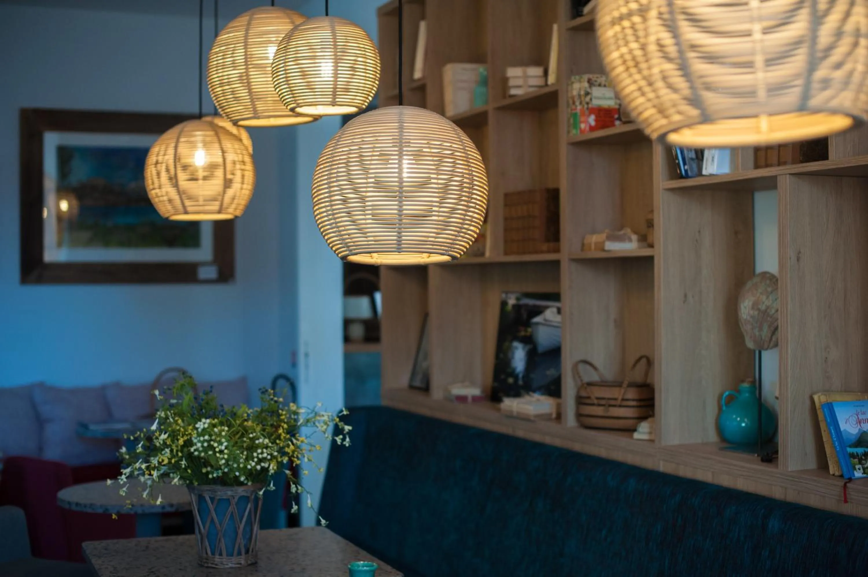 Communal lounge/ TV room in Hôtel Beau Site Talloires B SPA