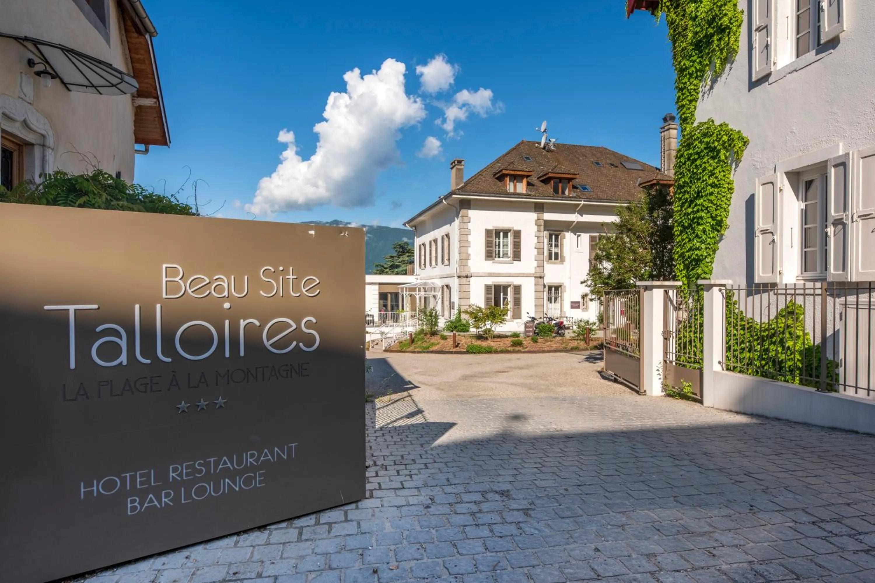 Property building in Hôtel Beau Site Talloires B SPA