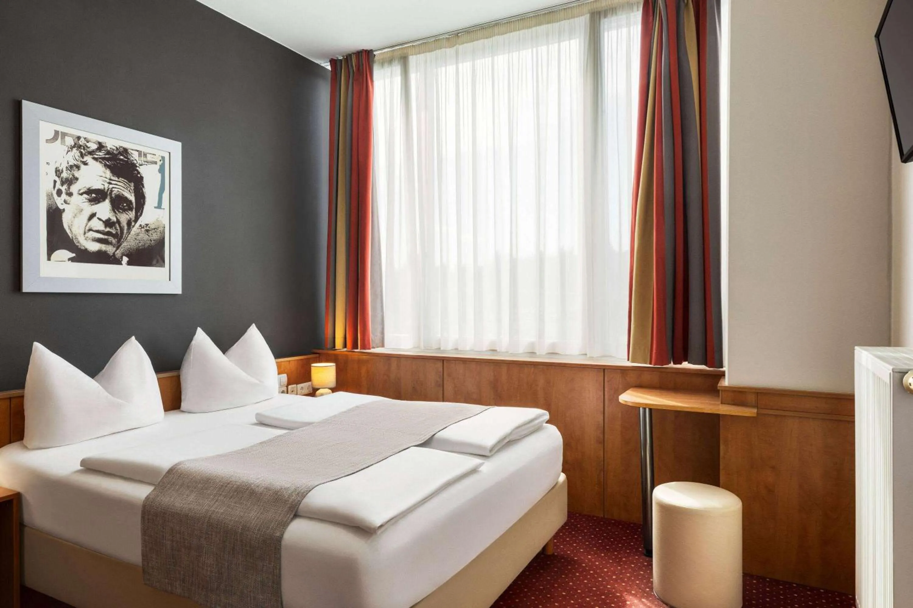 Photo of the whole room, Bed in Amedia Express Passau, Trademark Collection by Wyndham