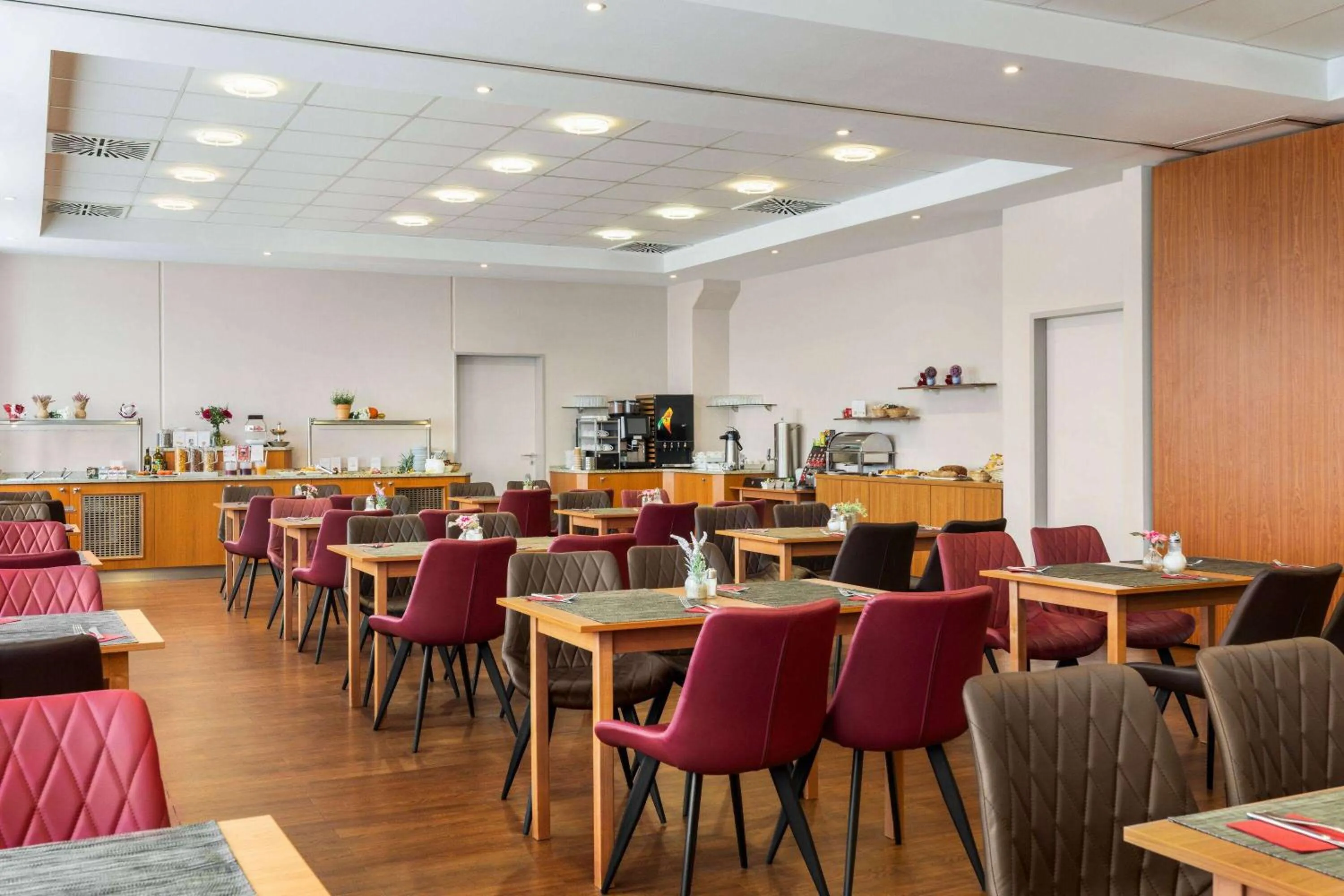 Restaurant/places to eat in Amedia Express Passau, Trademark Collection by Wyndham