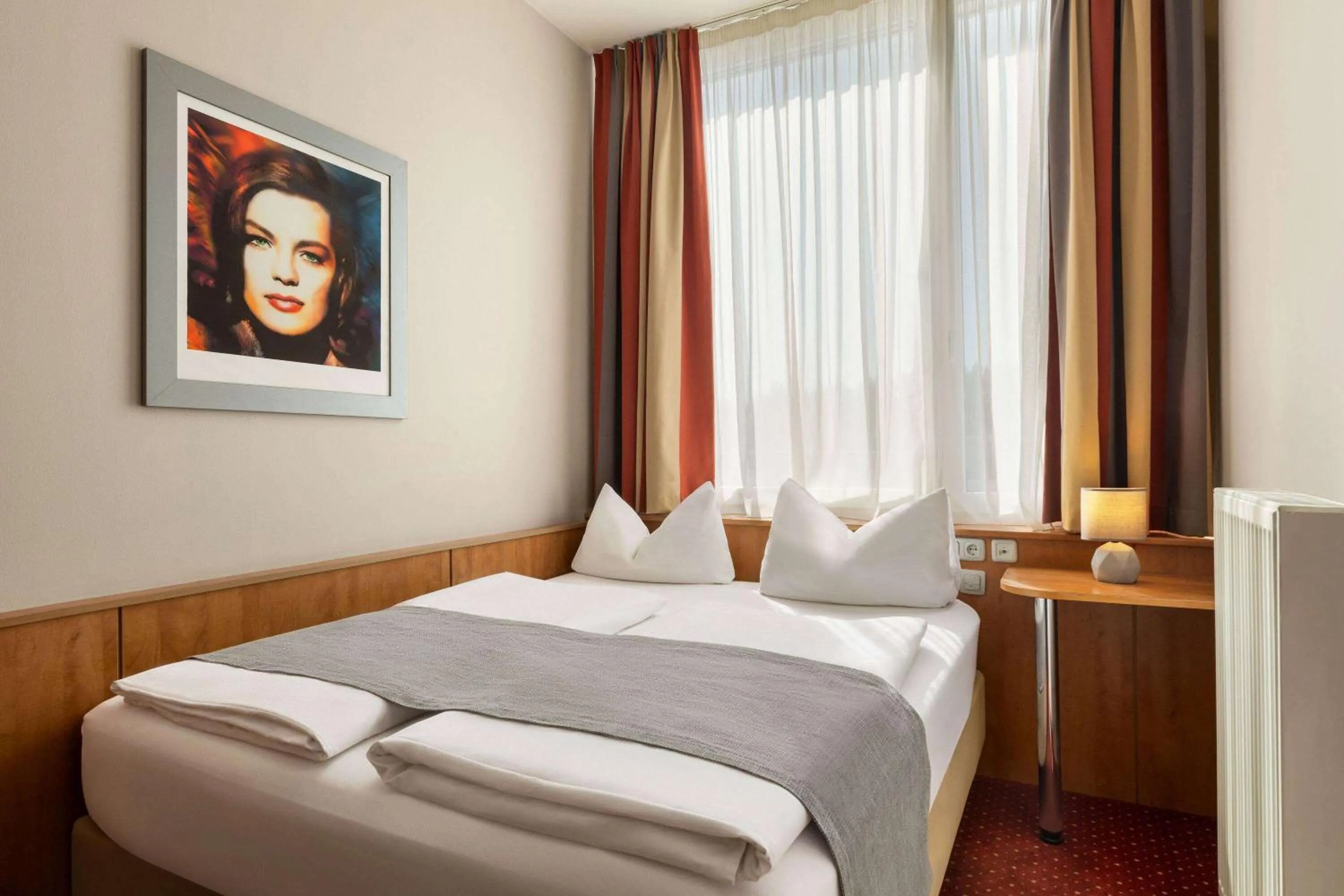 Photo of the whole room, Bed in Amedia Express Passau, Trademark Collection by Wyndham