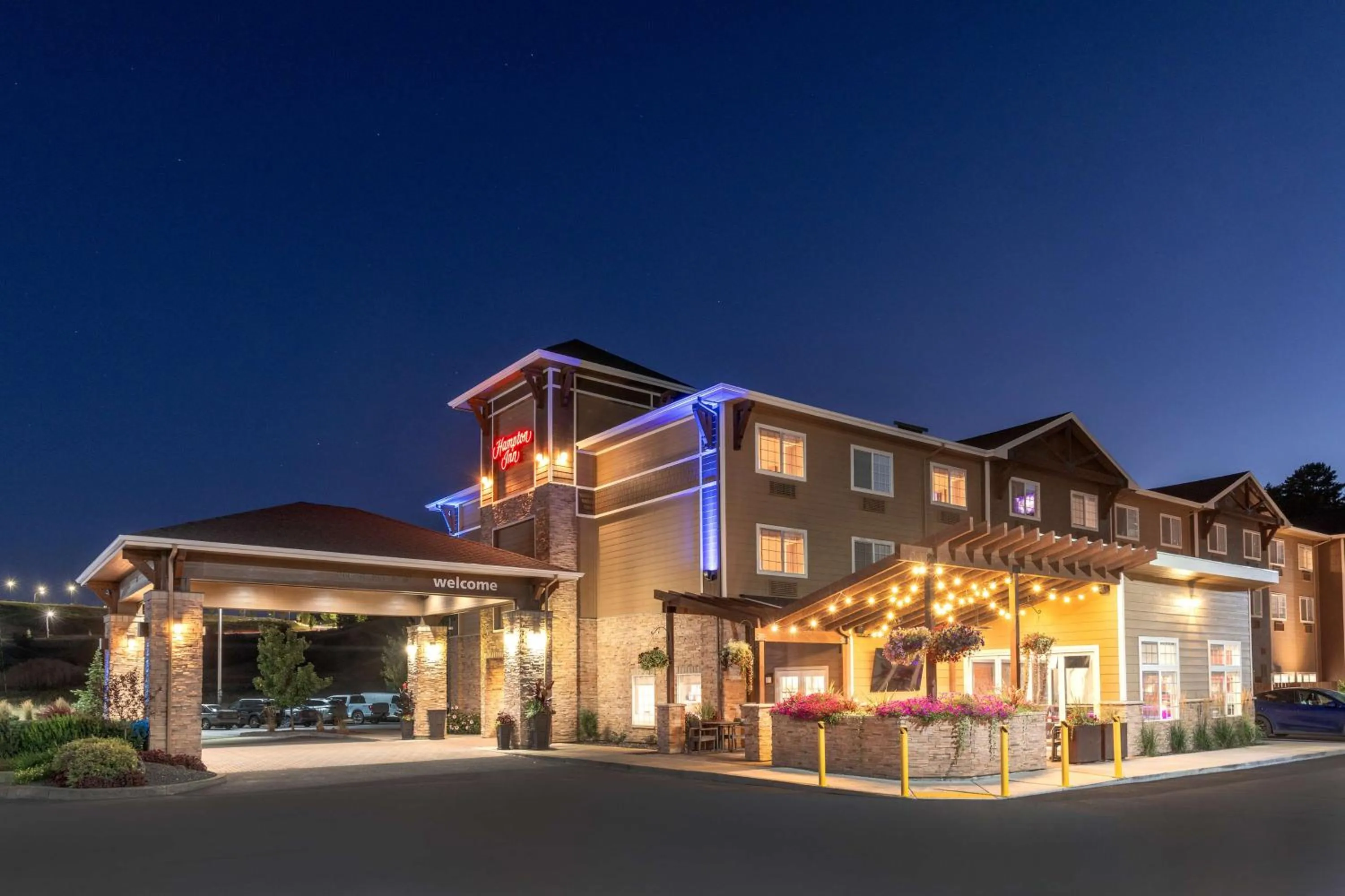 Property building in Hampton Inn Pullman