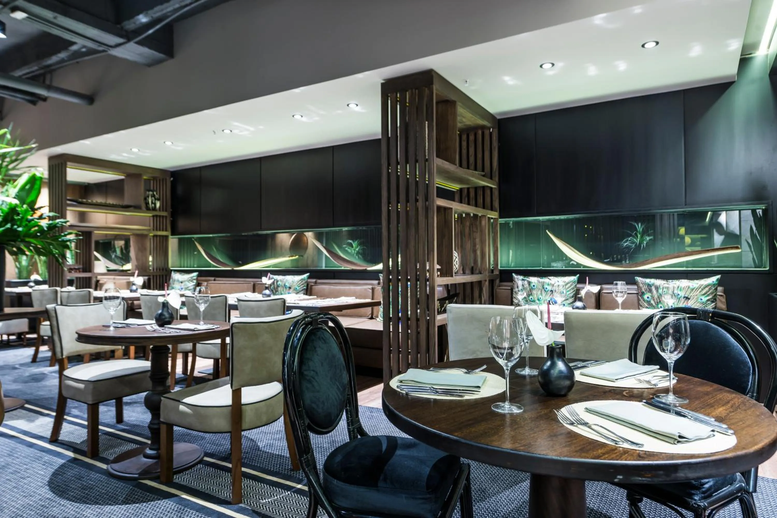 Restaurant/places to eat in Movich Hotel Las Lomas