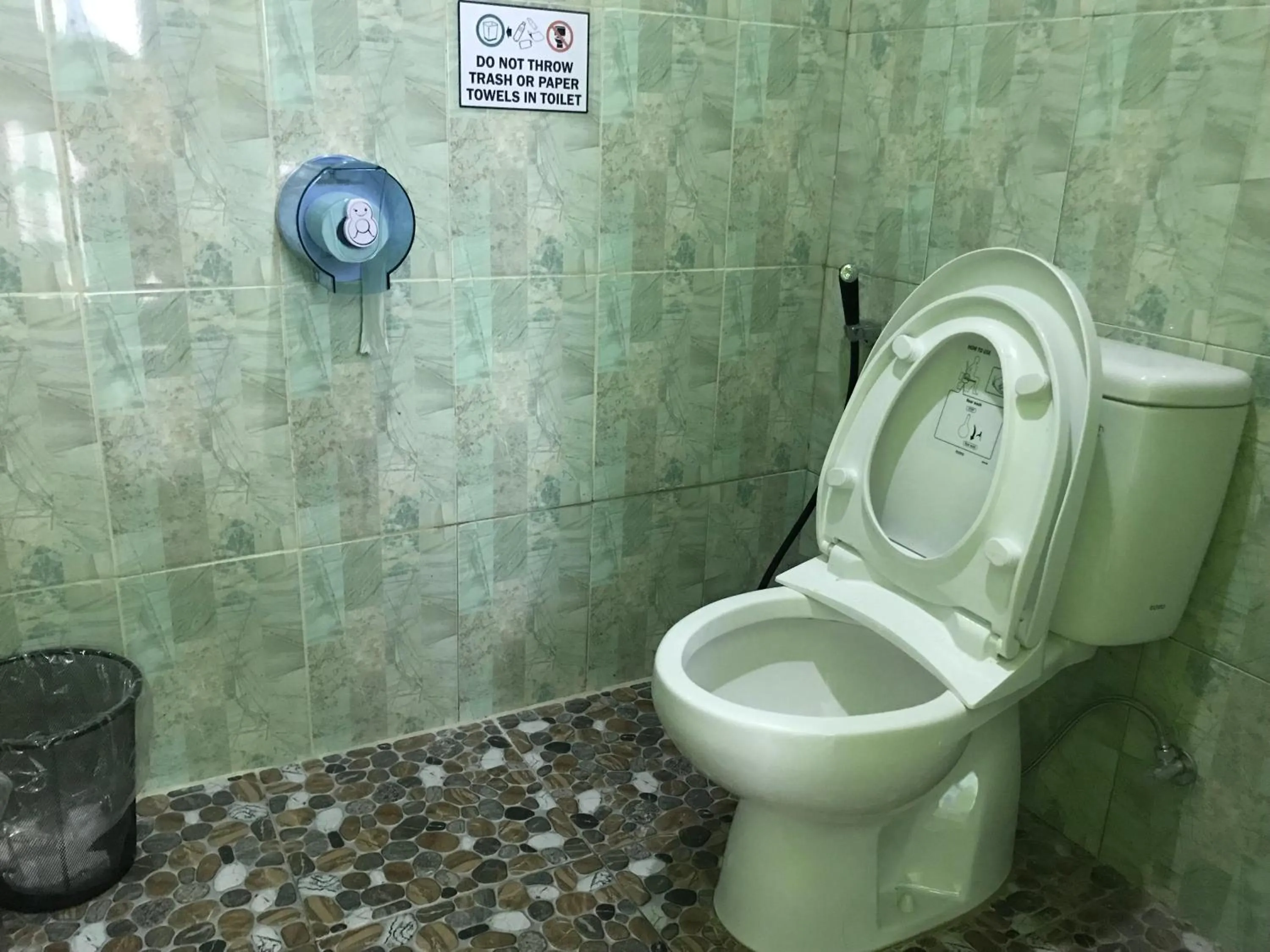 Toilet in WW Backpackers